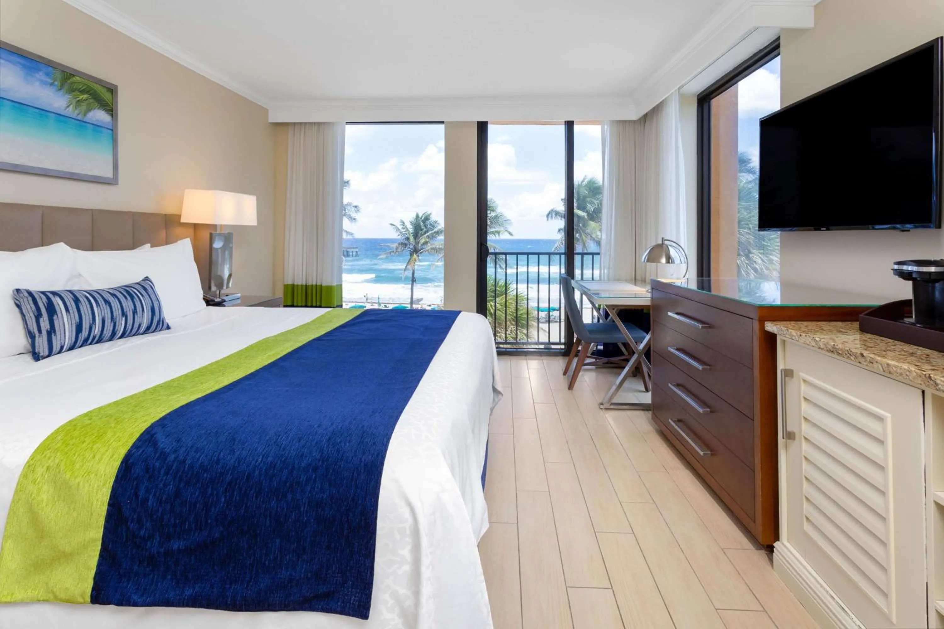 Photo of the whole room, Bed in Wyndham Deerfield Beach Resort