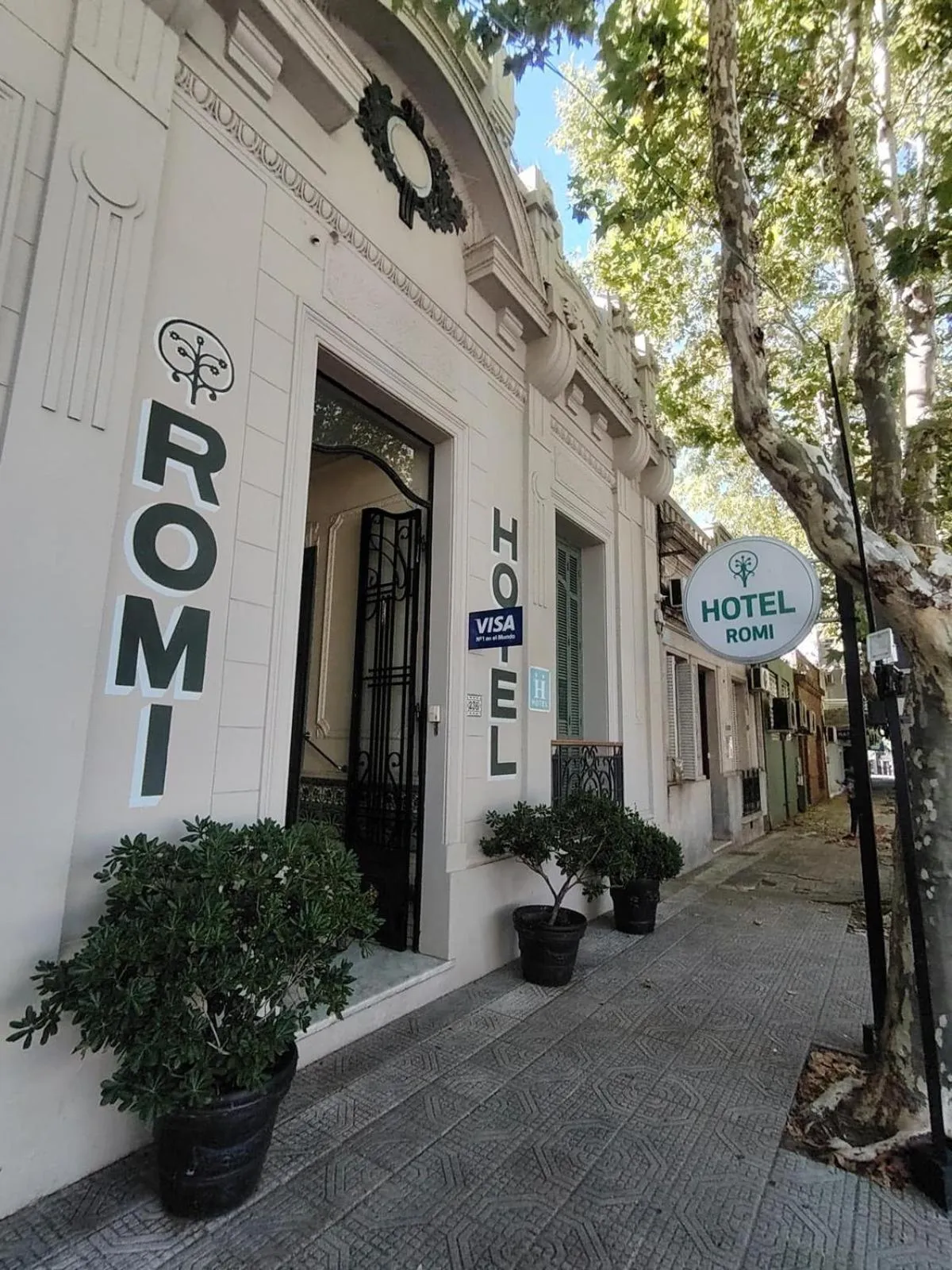 Facade/entrance in Hotel Romi