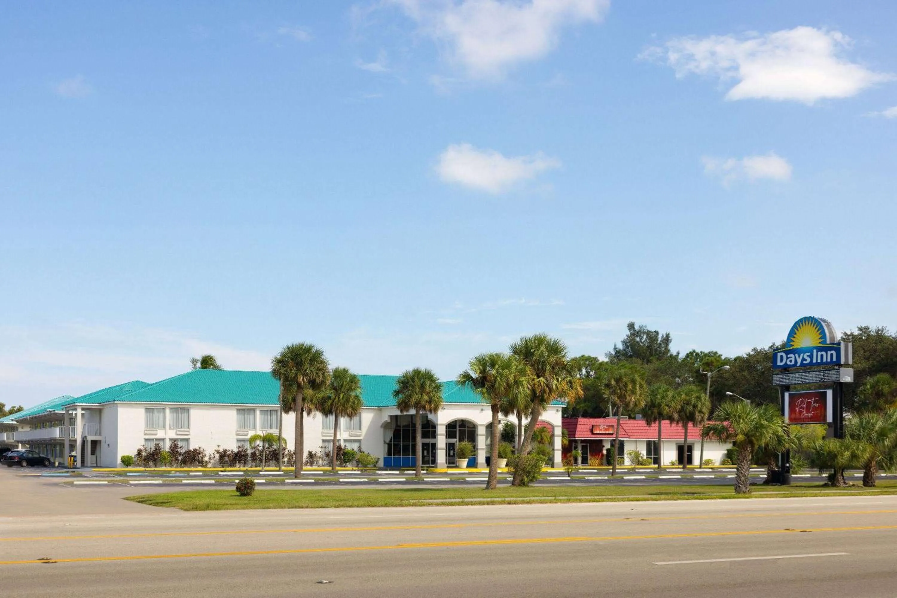 Property building in Days Inn & Suites by Wyndham Fort Pierce Midtown