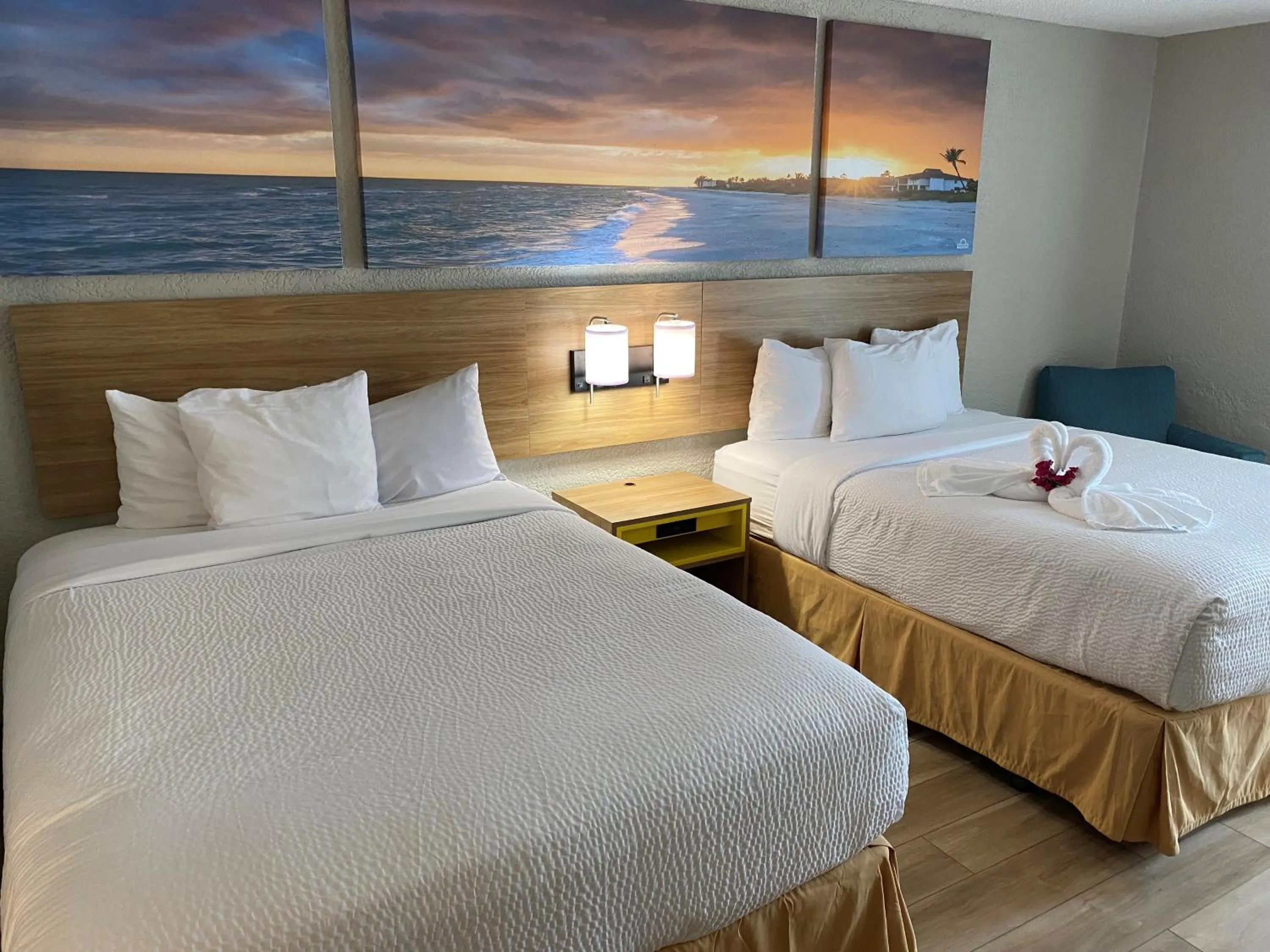 Bedroom, Bed in Days Inn & Suites by Wyndham Fort Pierce Midtown