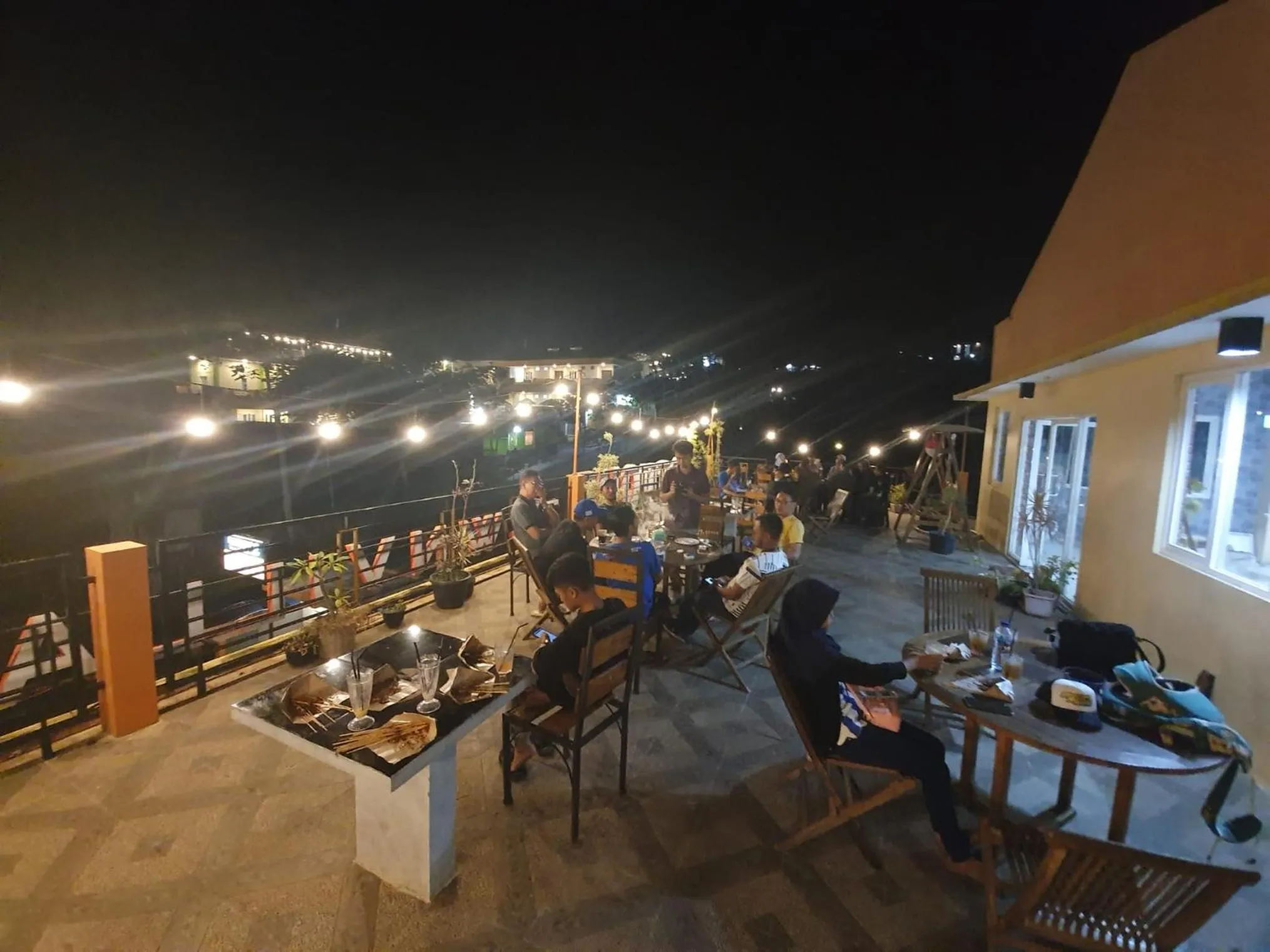 Restaurant/places to eat in Batuque Town Villa 2