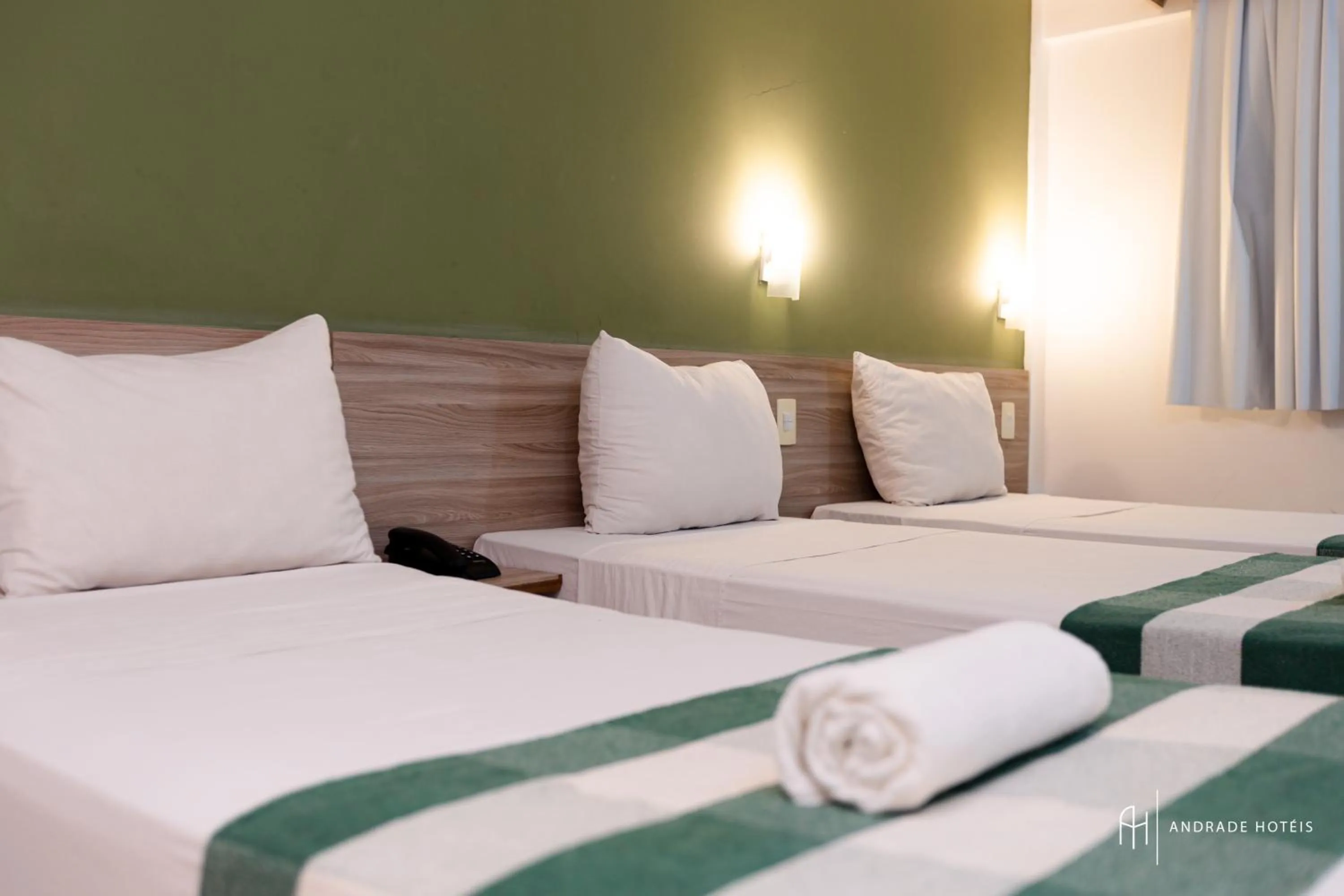 Bedroom, Bed in Rede Andrade Vela Branca