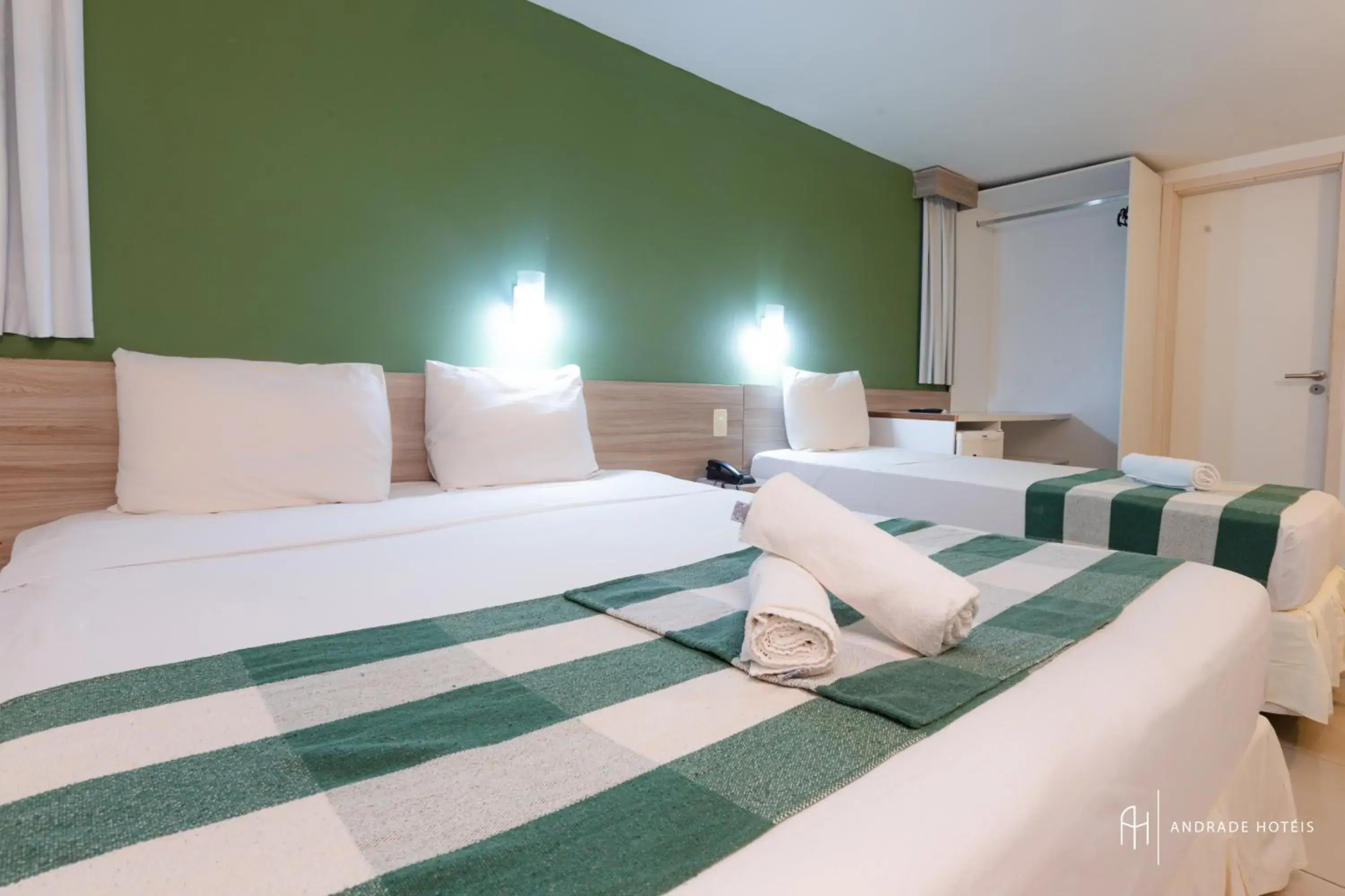 Economy Triple Room in Rede Andrade Vela Branca Economy Triple Room in Rede Andrade Vela Branca