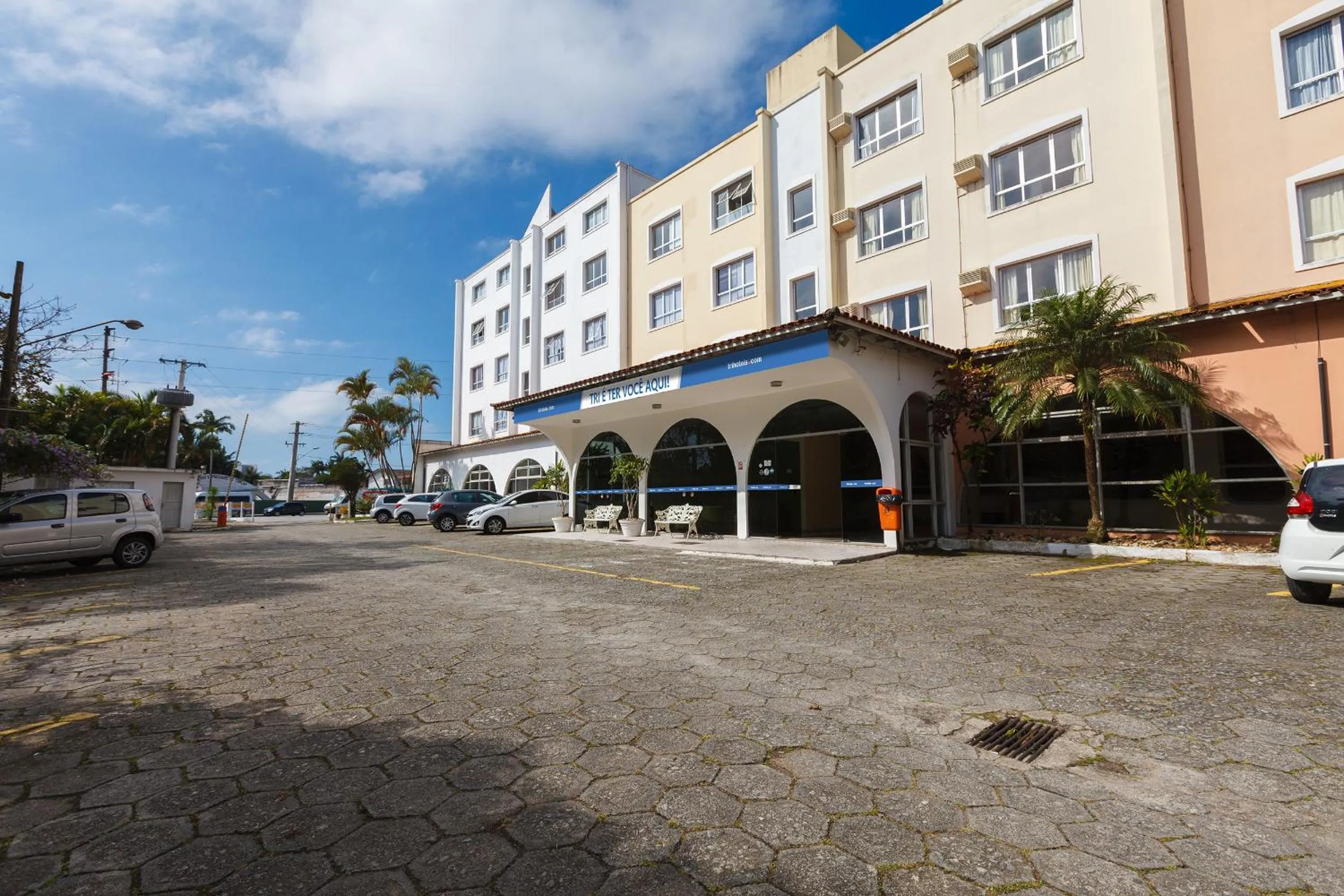 Property building in Tri Hotel Florianópolis