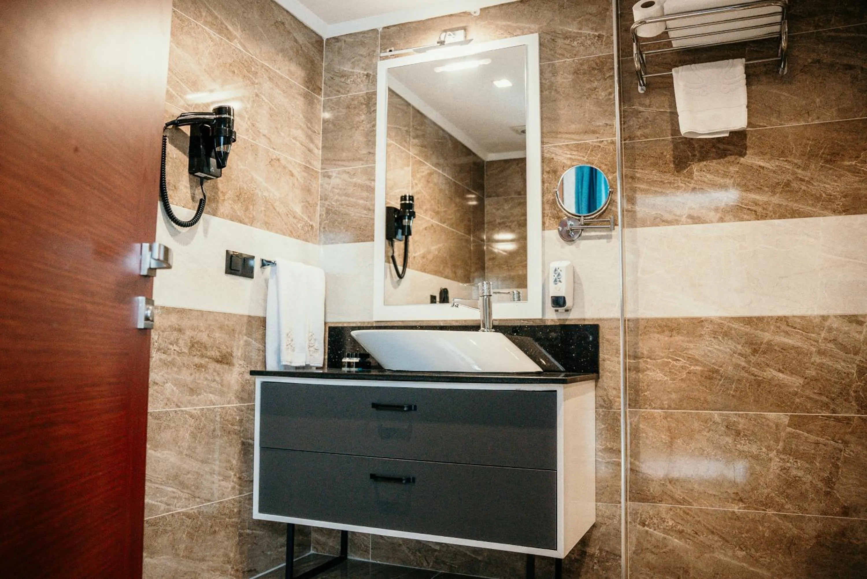 Bathroom in Grand Vaves Hotel