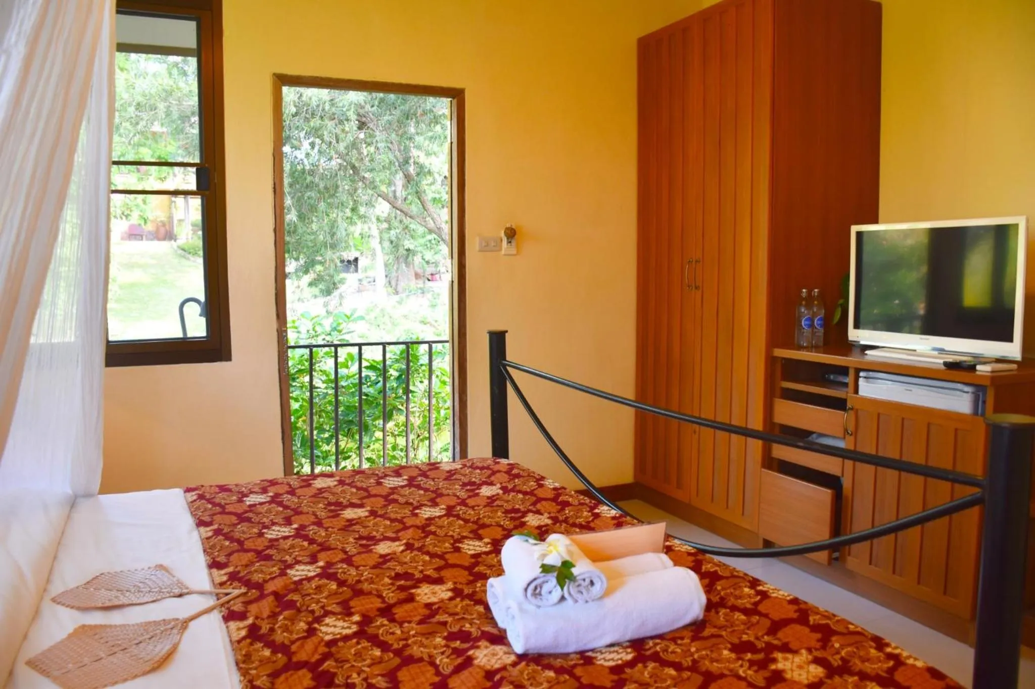 Bed in Villa Khao Phaengma