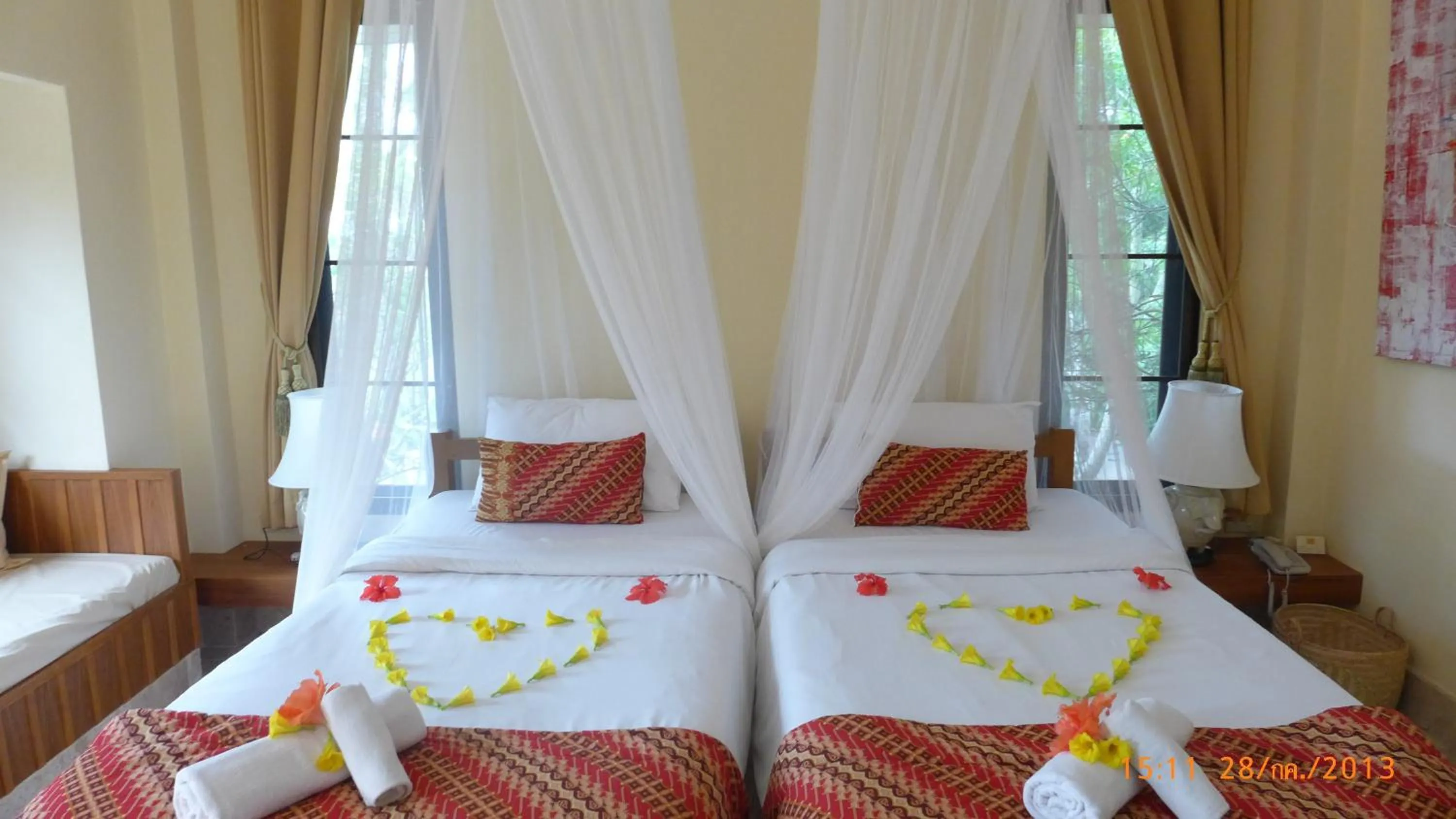 Photo of the whole room, Bed in Villa Khao Phaengma