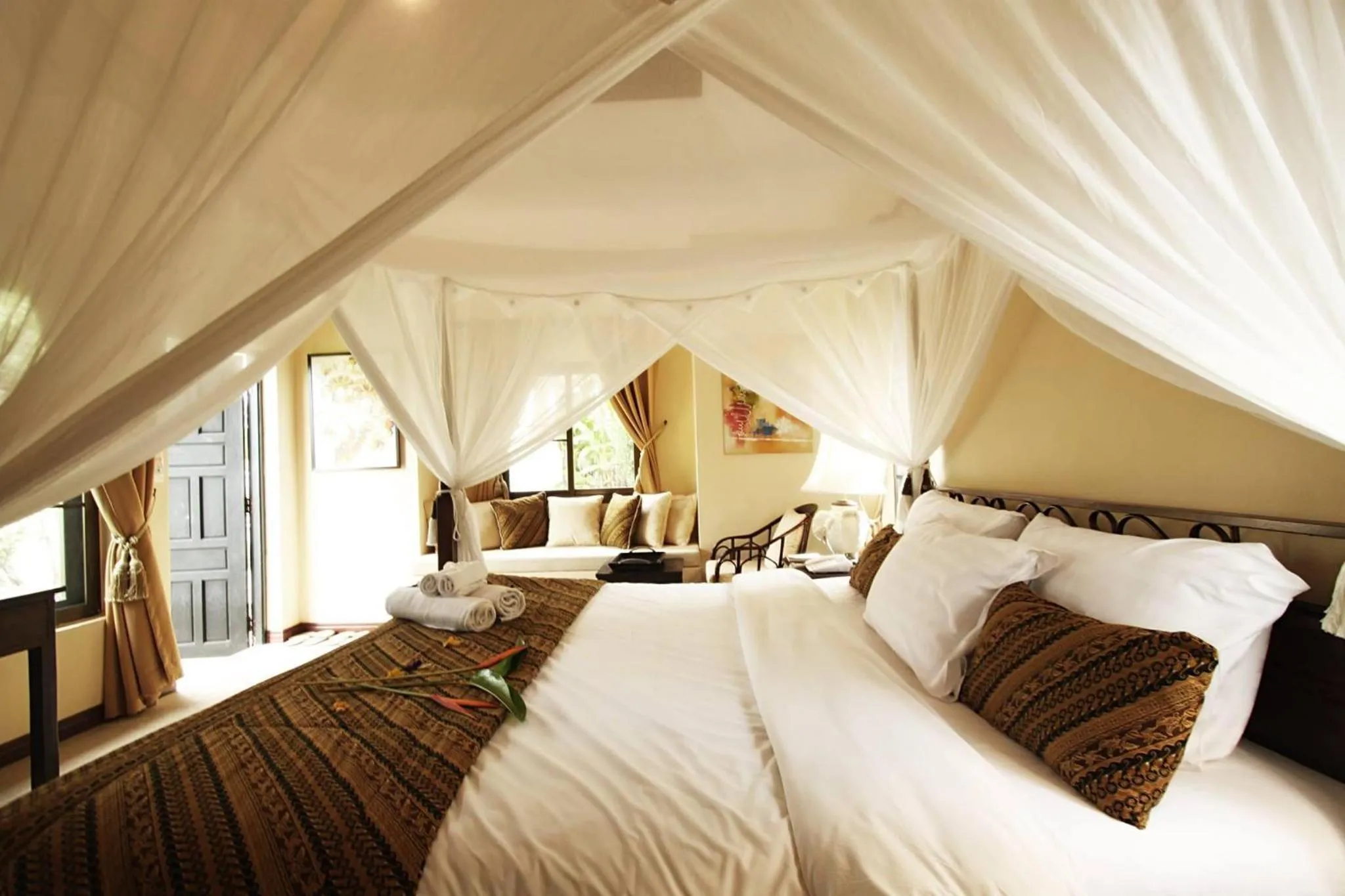 Bed in Villa Khao Phaengma