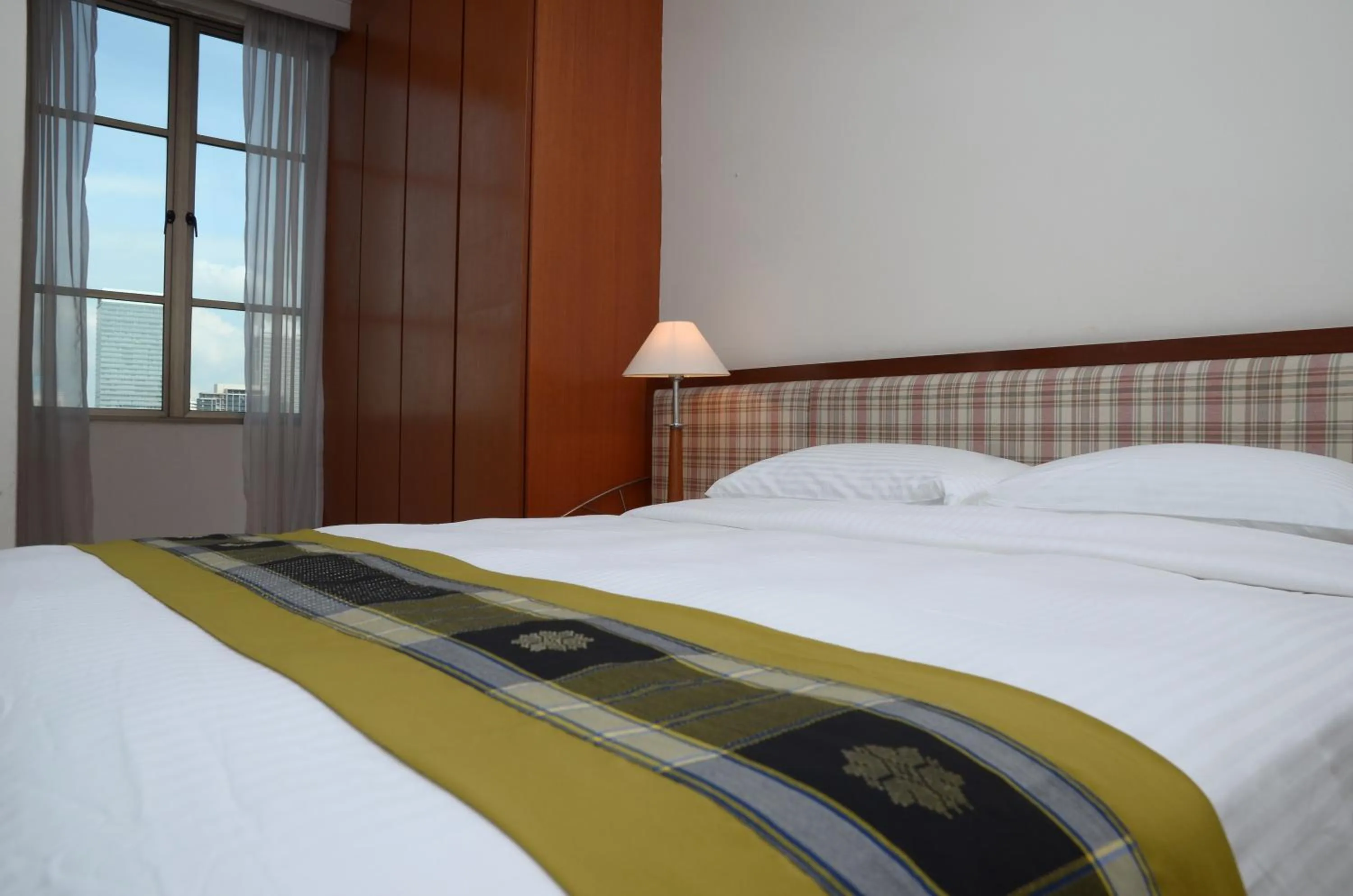 Bedroom, Bed in The Maple Suite