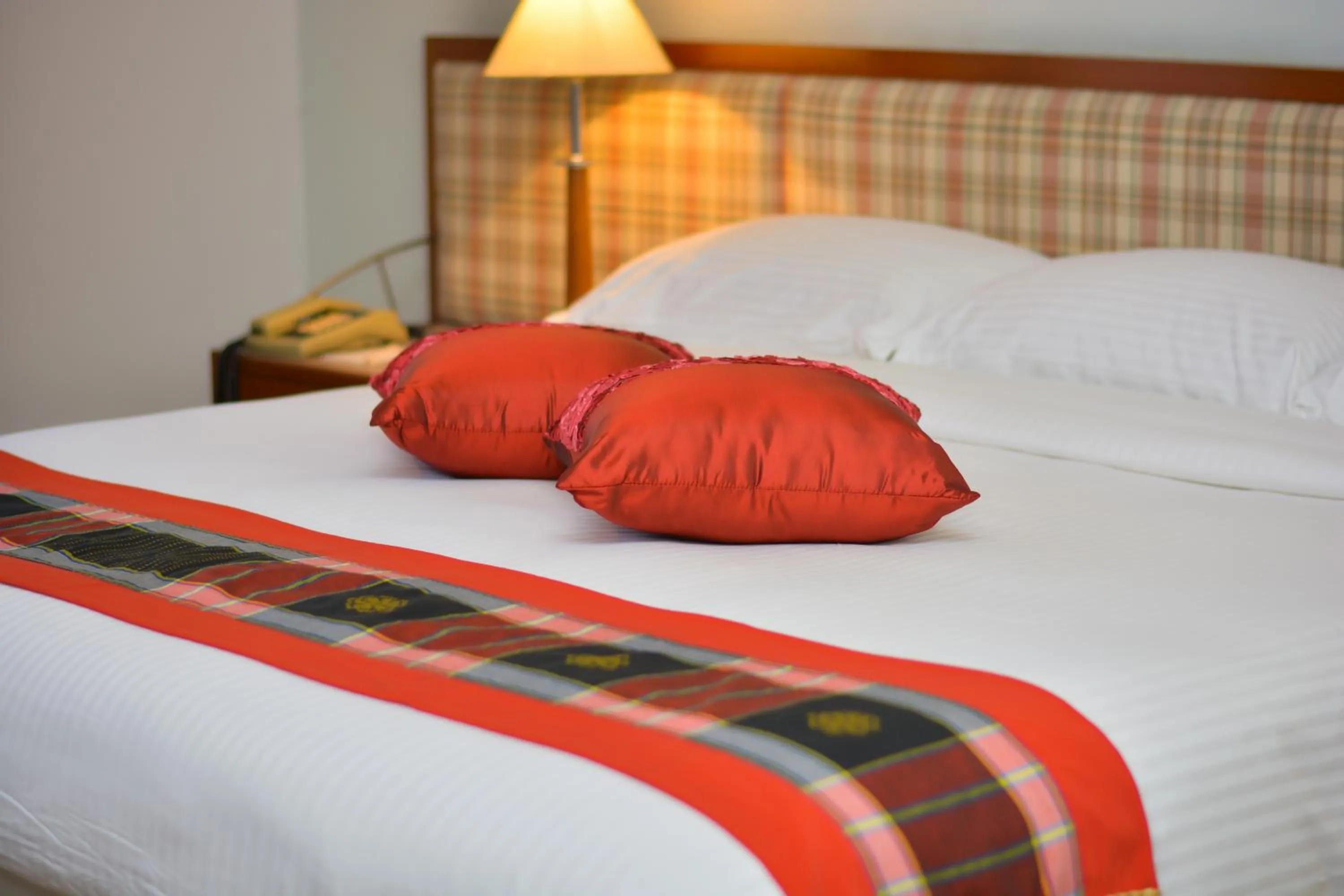 Bedroom, Bed in The Maple Suite