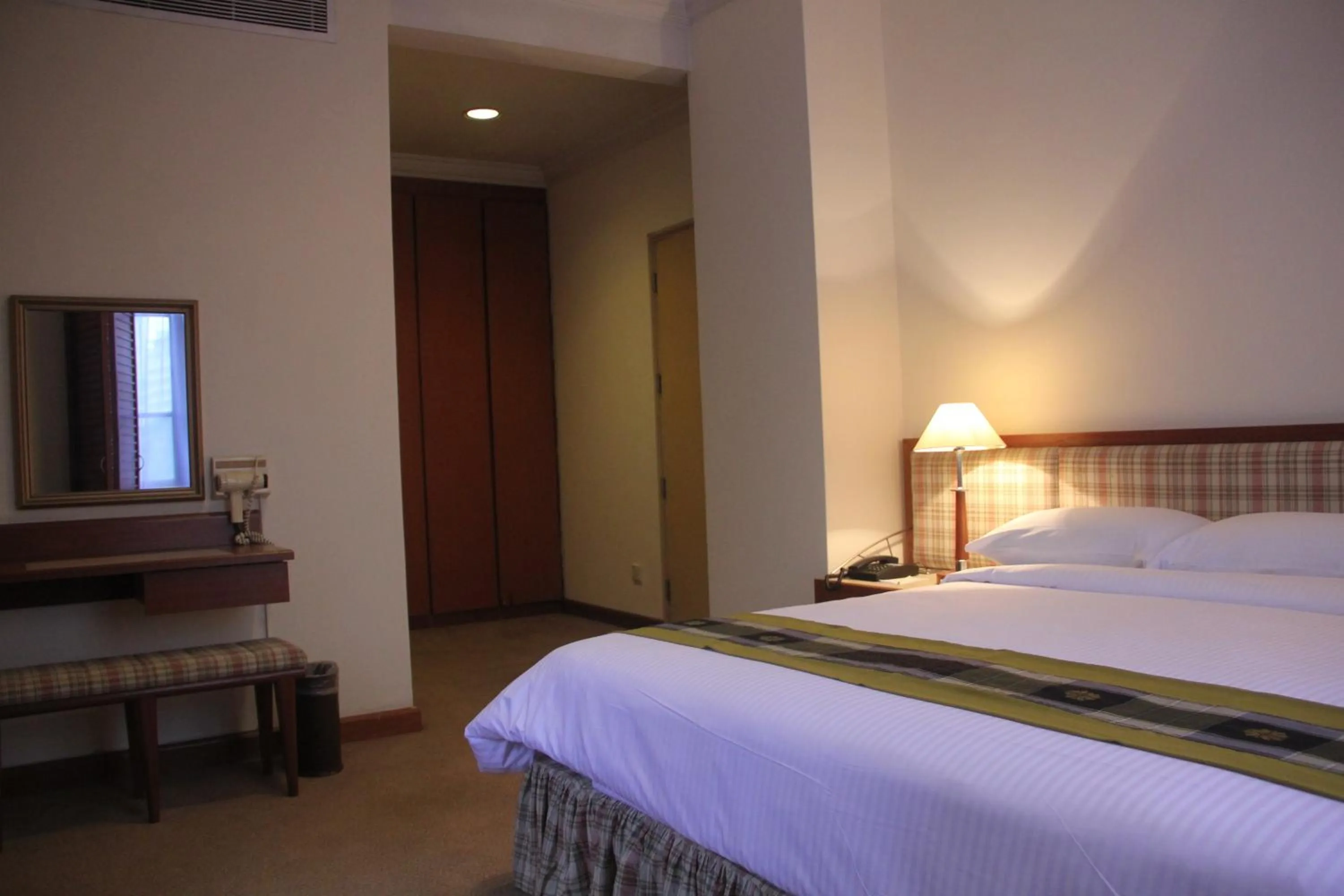 Bed in The Maple Suite