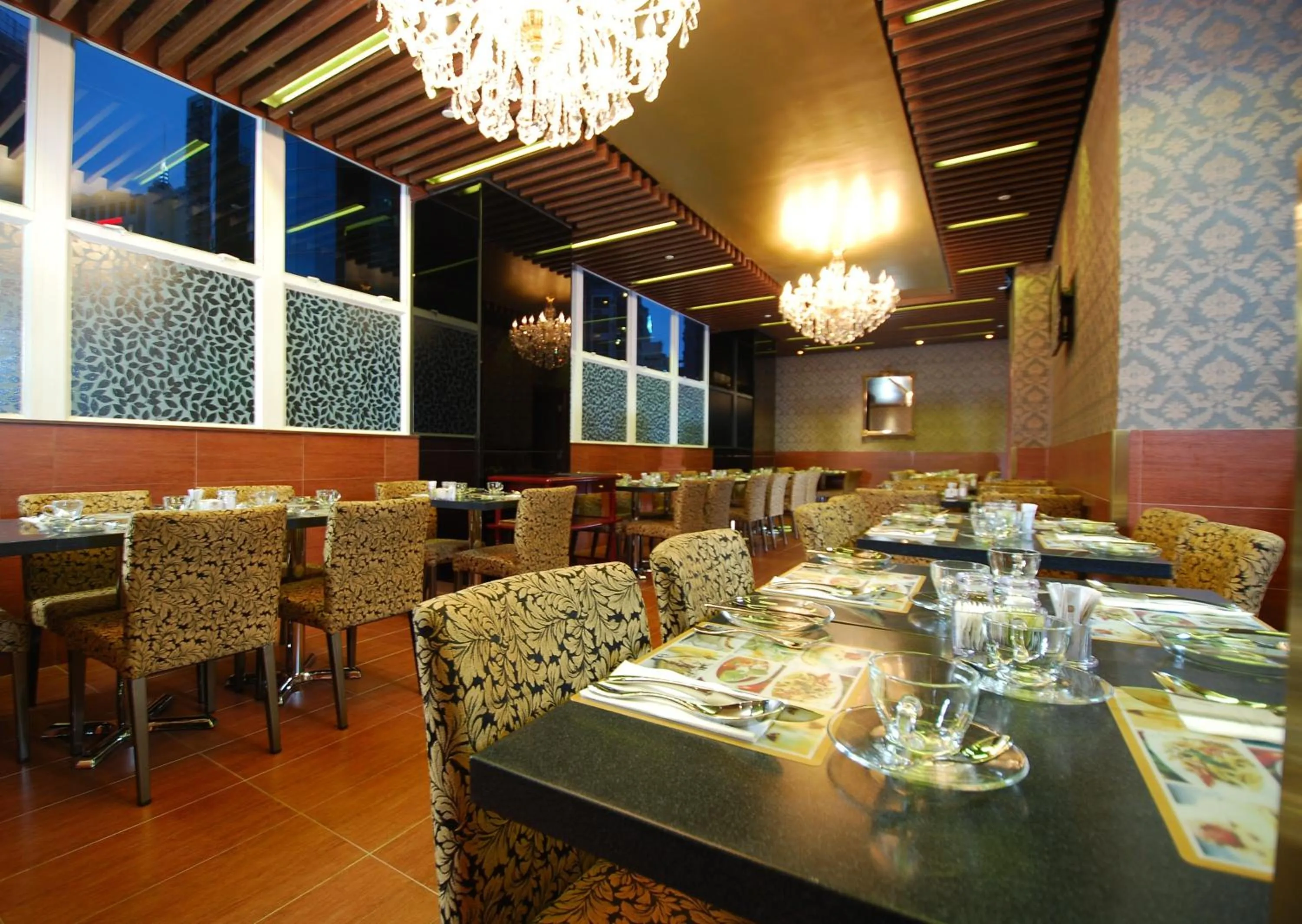 Restaurant/places to eat in Best Western Hotel Causeway Bay