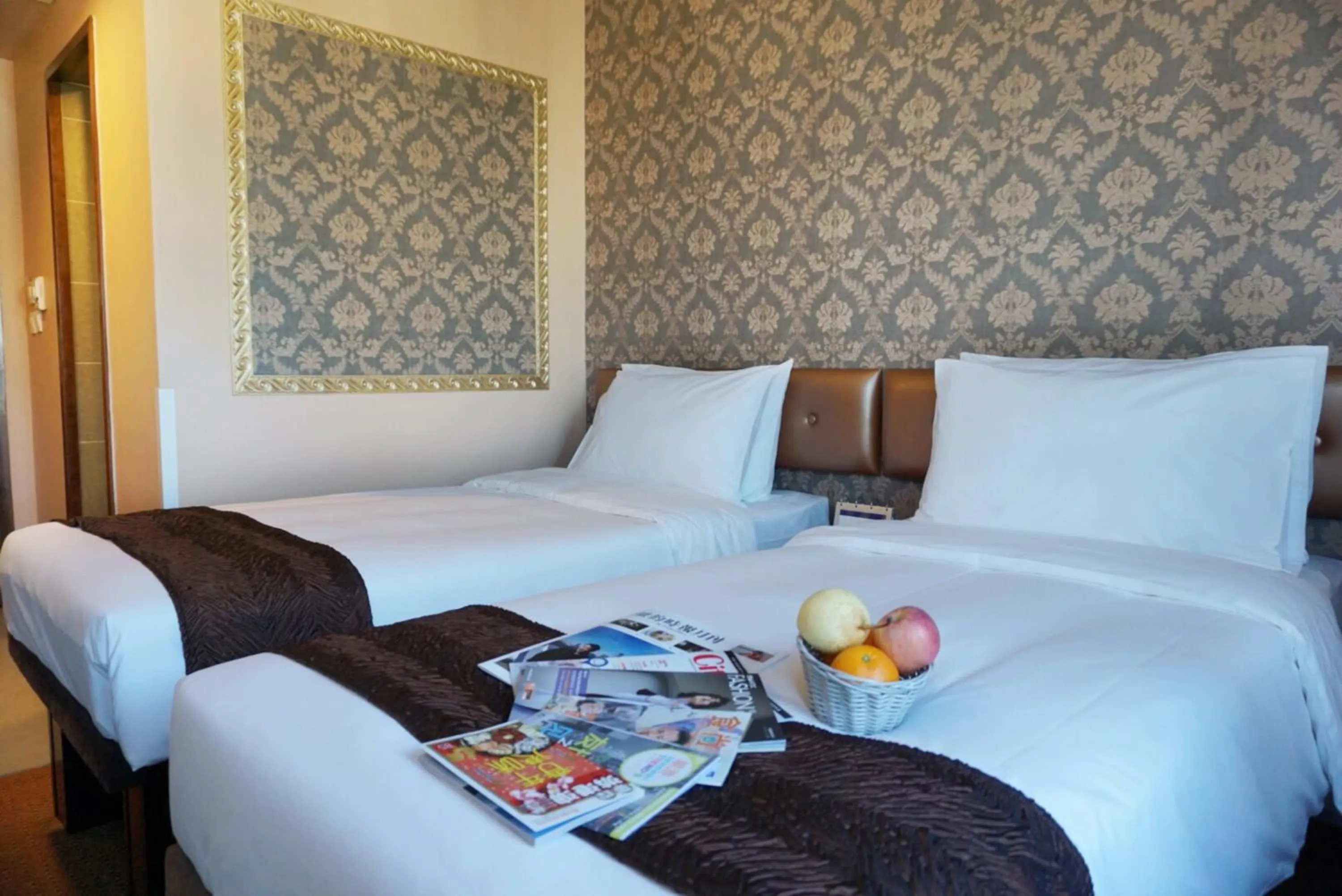 Photo of the whole room, Bed in Best Western Hotel Causeway Bay