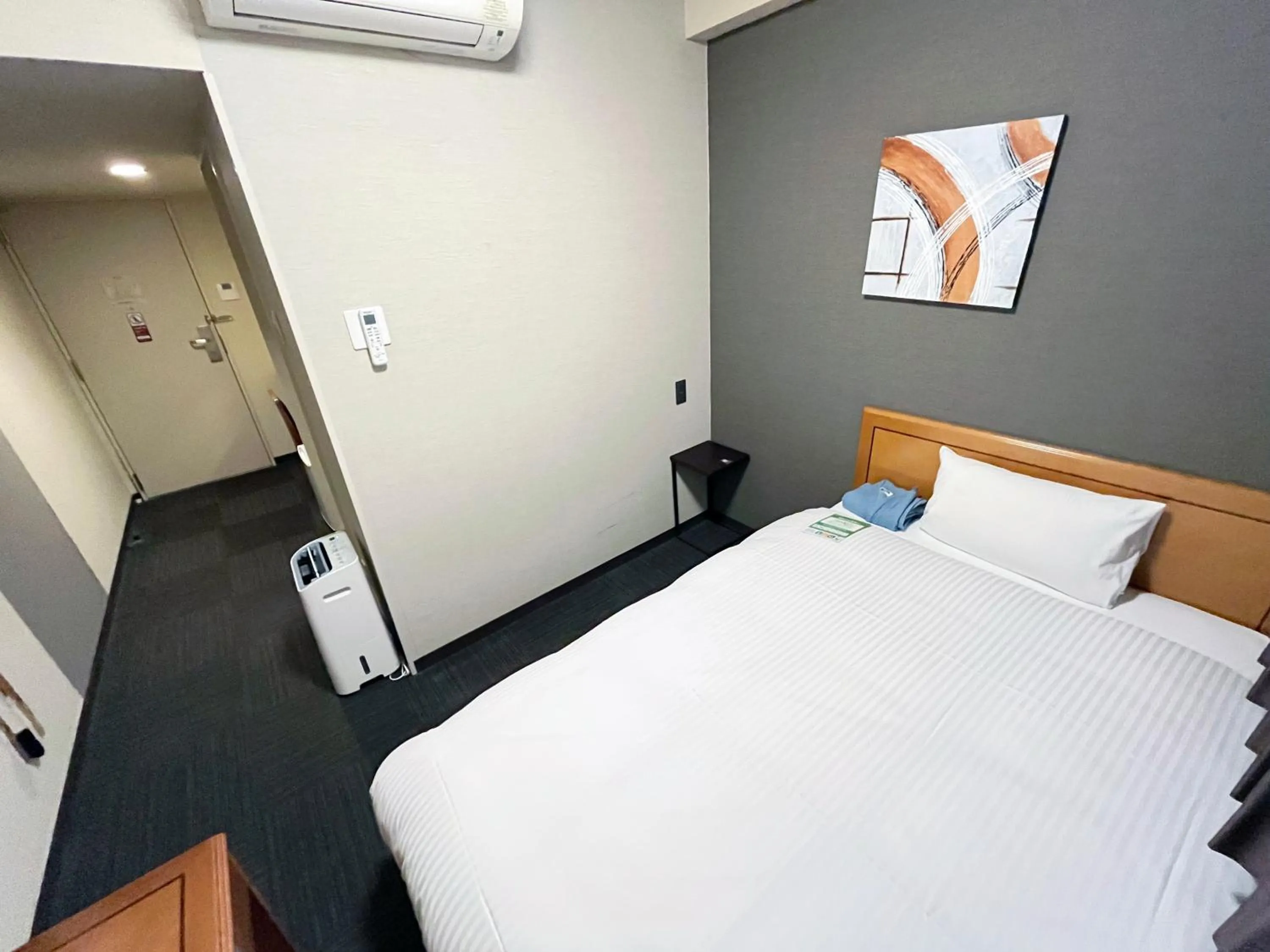 Photo of the whole room, Bed in Hotel Route-Inn Naha Asahibashi Eki Higashi