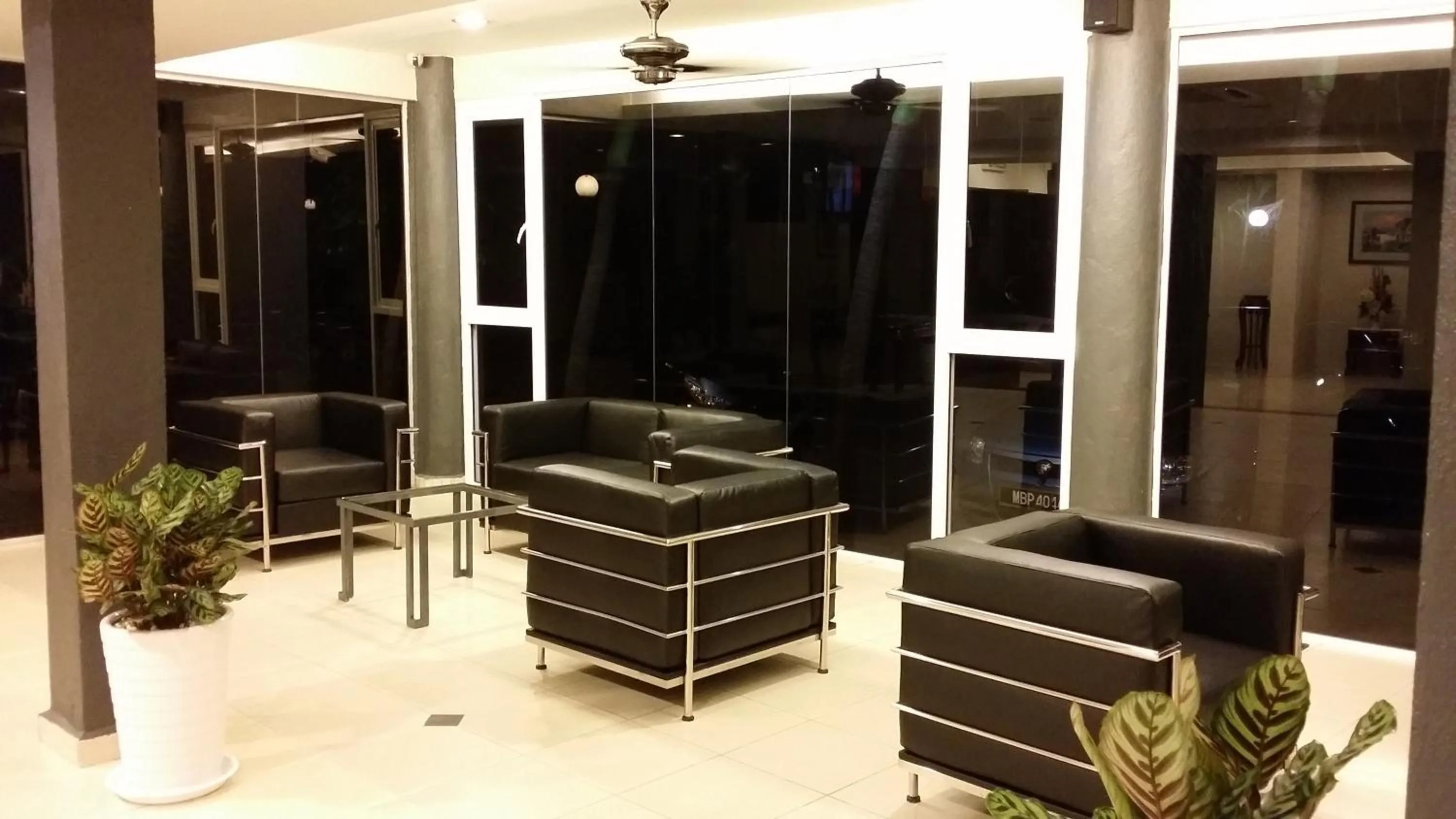 Seating area in Harbour Inn