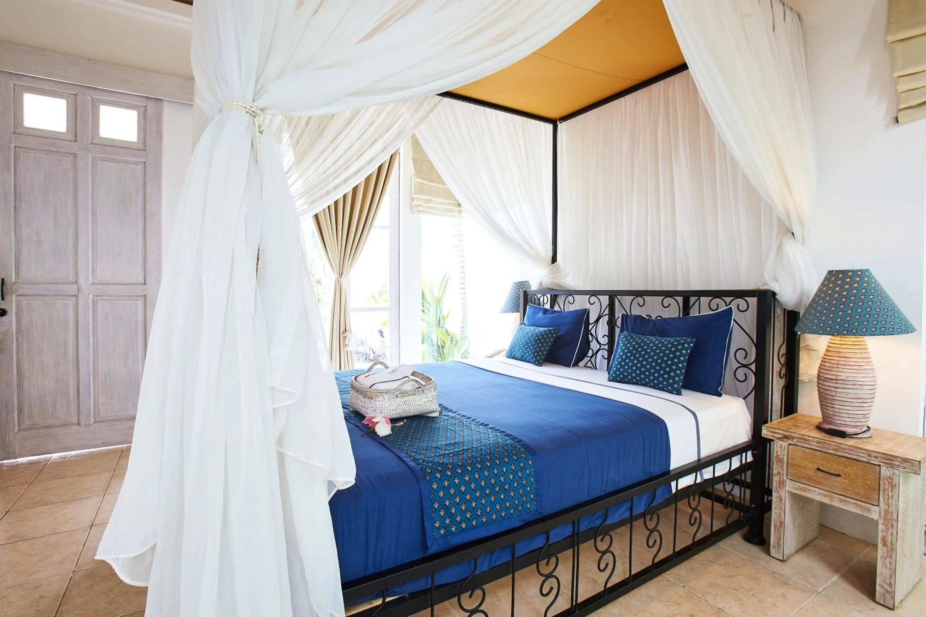 Bed in Artemis Villa Hotel