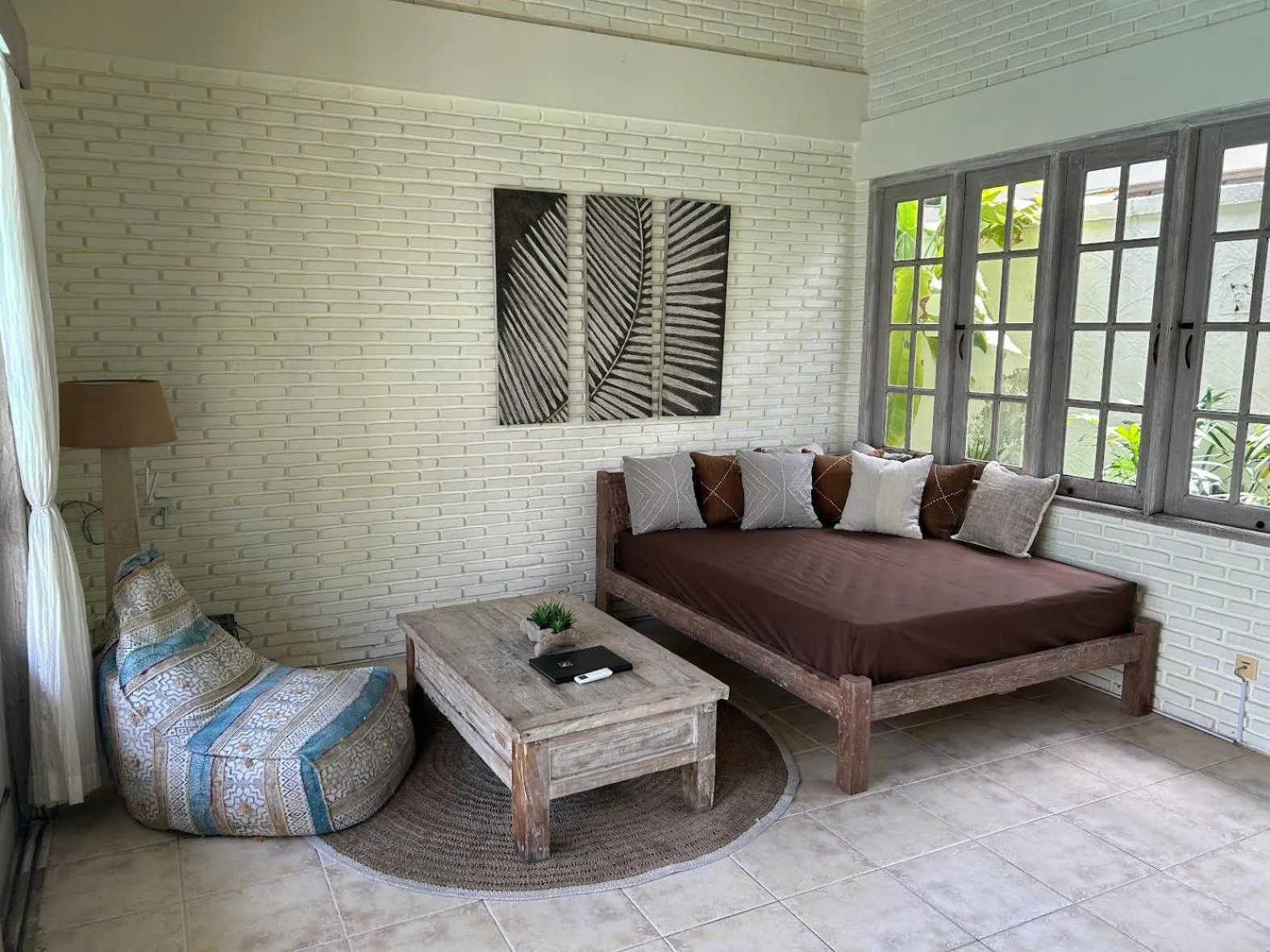 Living room in Artemis Villa Hotel