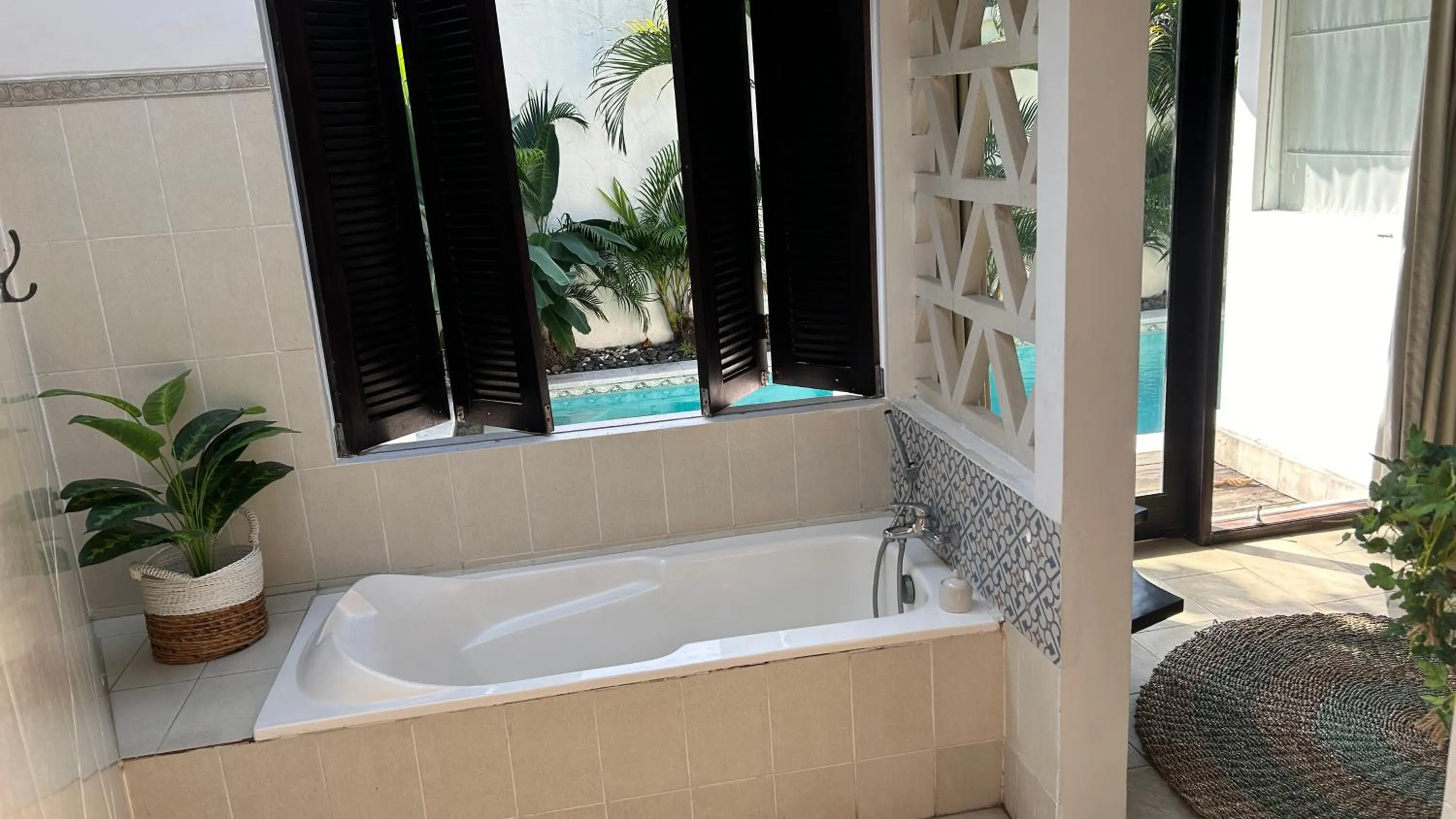 Bath in Artemis Villa Hotel