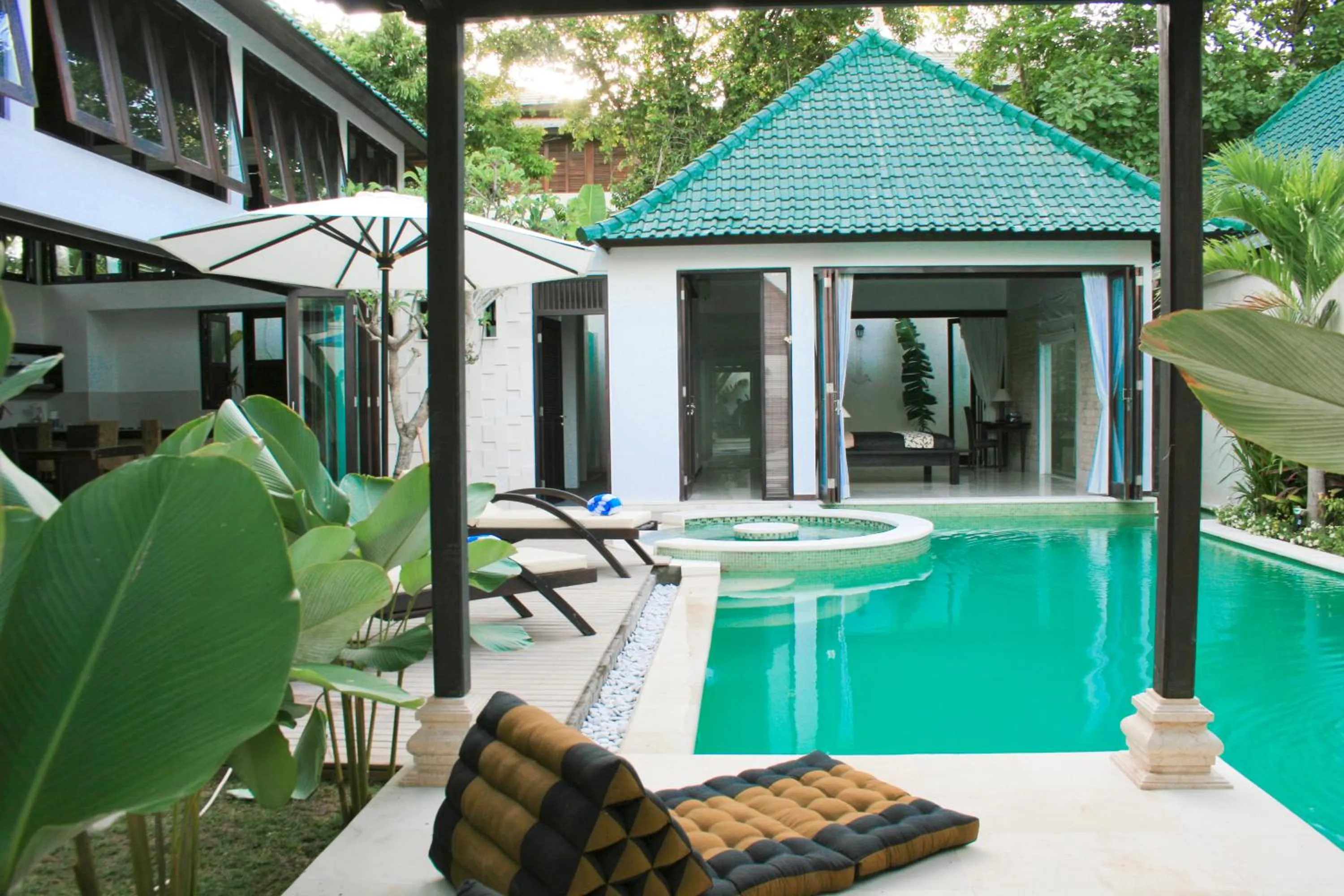 Pool view in Artemis Villa Hotel