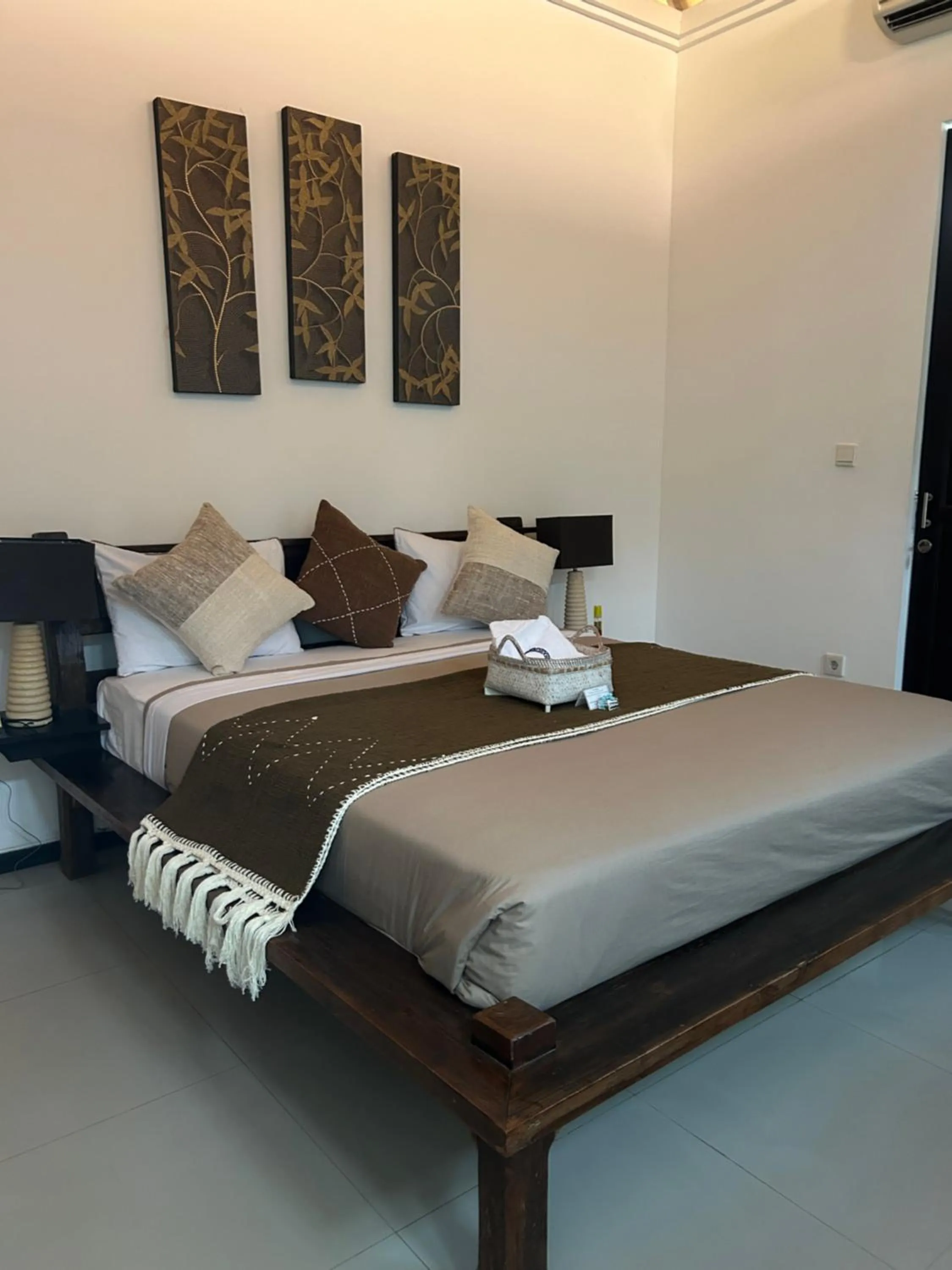 Bed in Artemis Villa Hotel