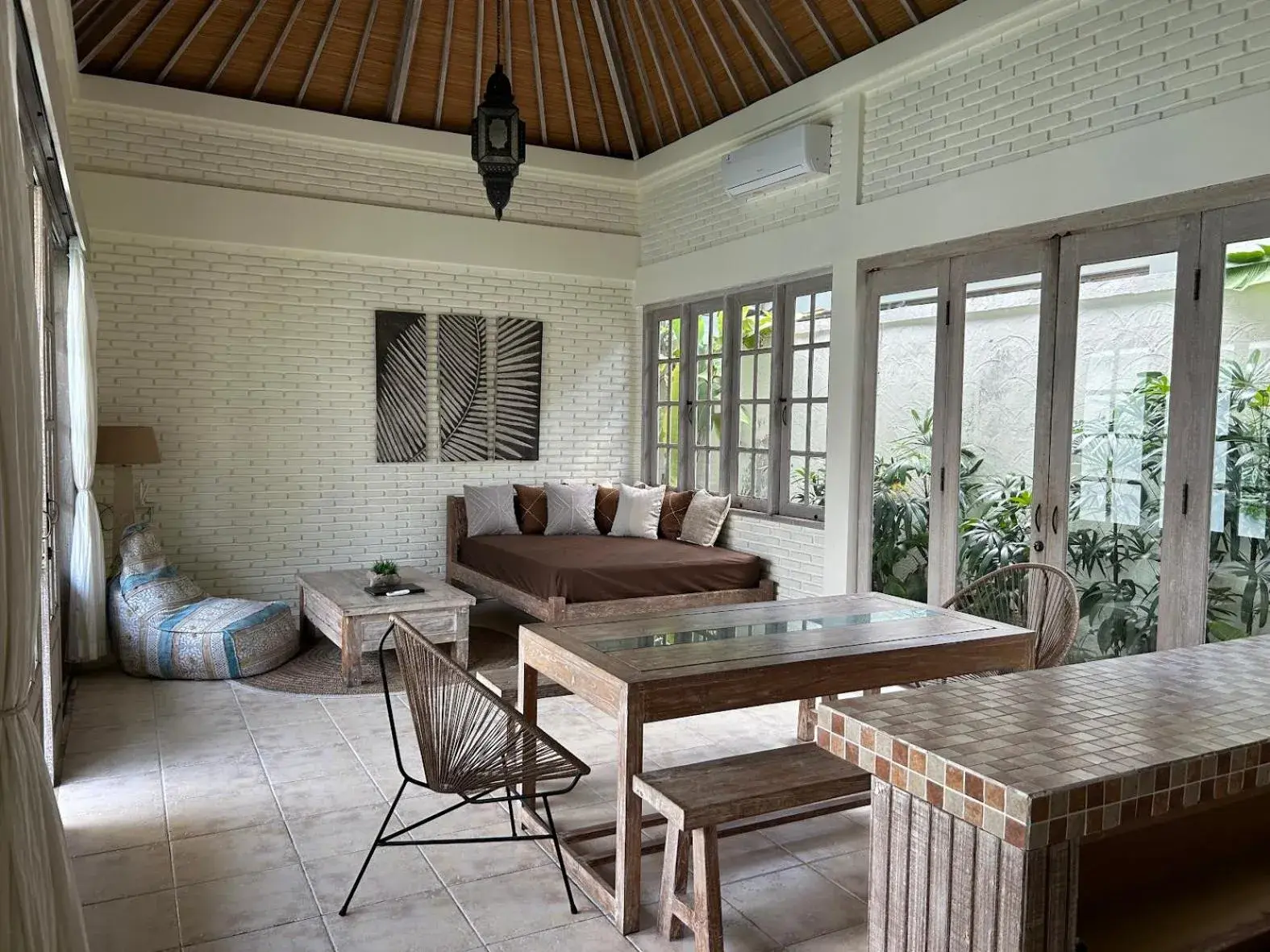 Family Room in Artemis Villa Hotel Family Room in Artemis Villa Hotel