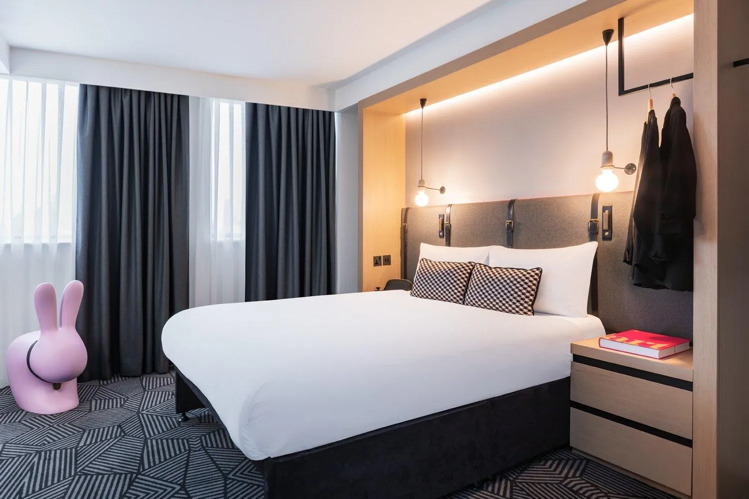 Bedroom, Bed in Assembly Leicester Square