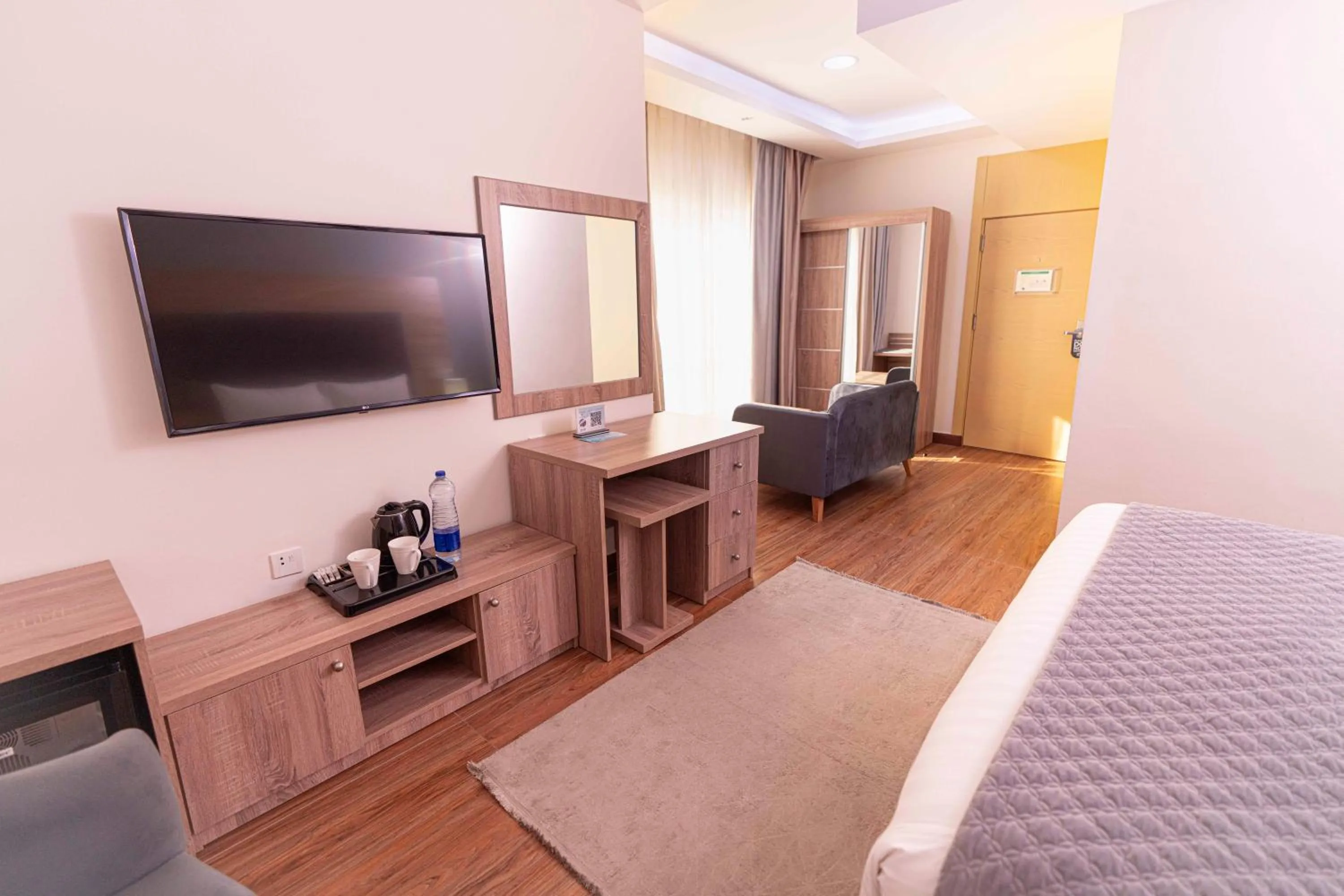 TV and multimedia, Bed in Petra Moon Hotel