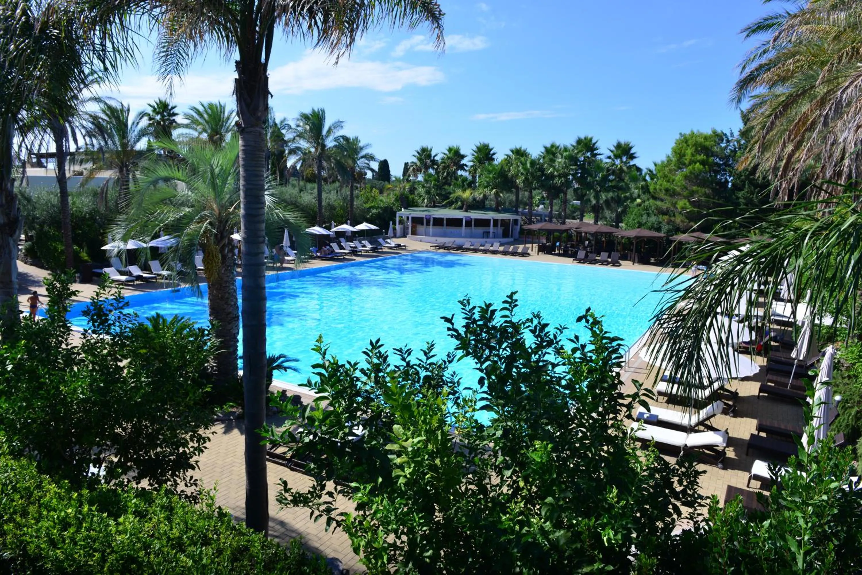 Restaurant/places to eat in Green Paradise Resort