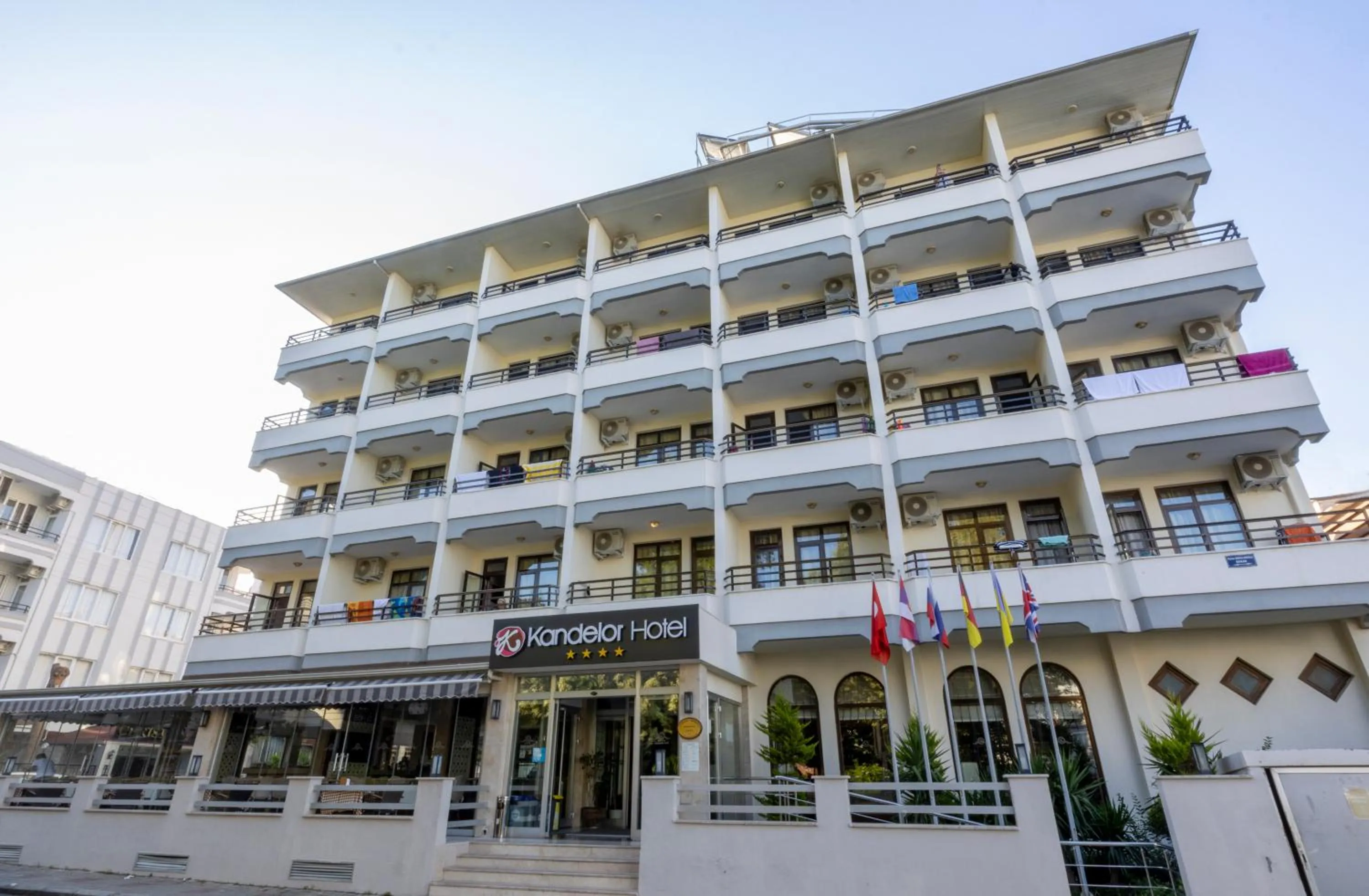 Property building in Kandelor Hotel