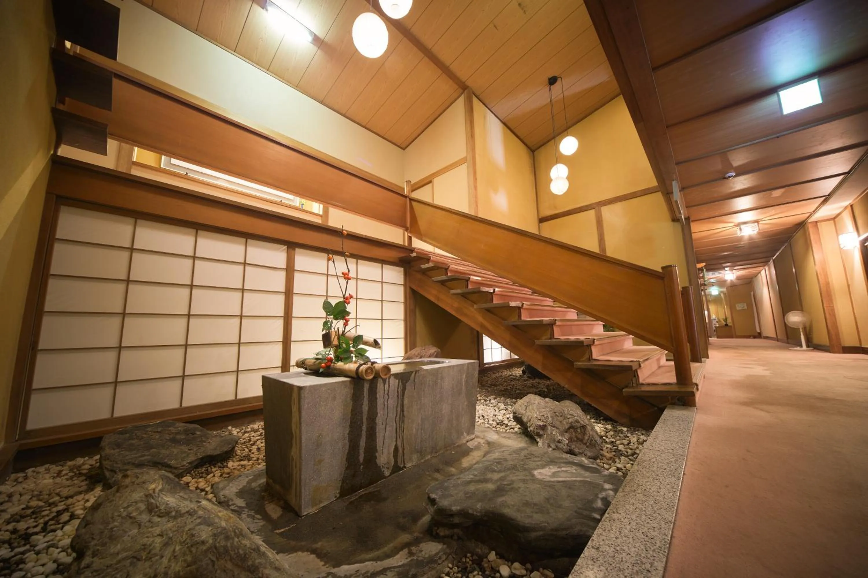 Area and facilities in Shin Kadoya