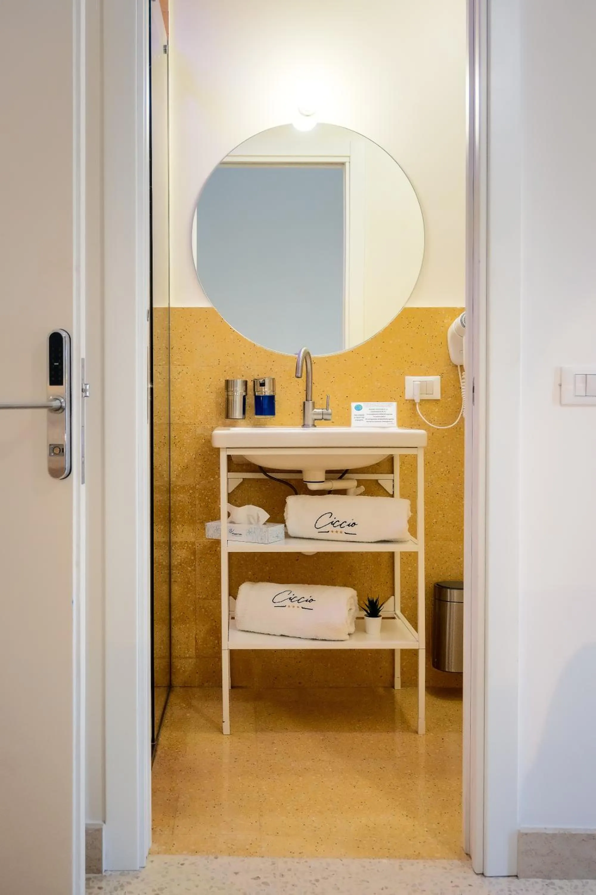 Bathroom, Bed in Ciccio Rooms and breakfast - Self check-in