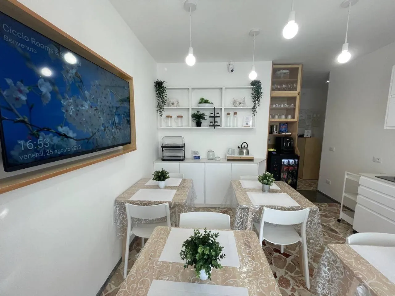 Communal lounge/ TV room, Restaurant/Places to Eat in Ciccio R&B di Rosaria Profeta