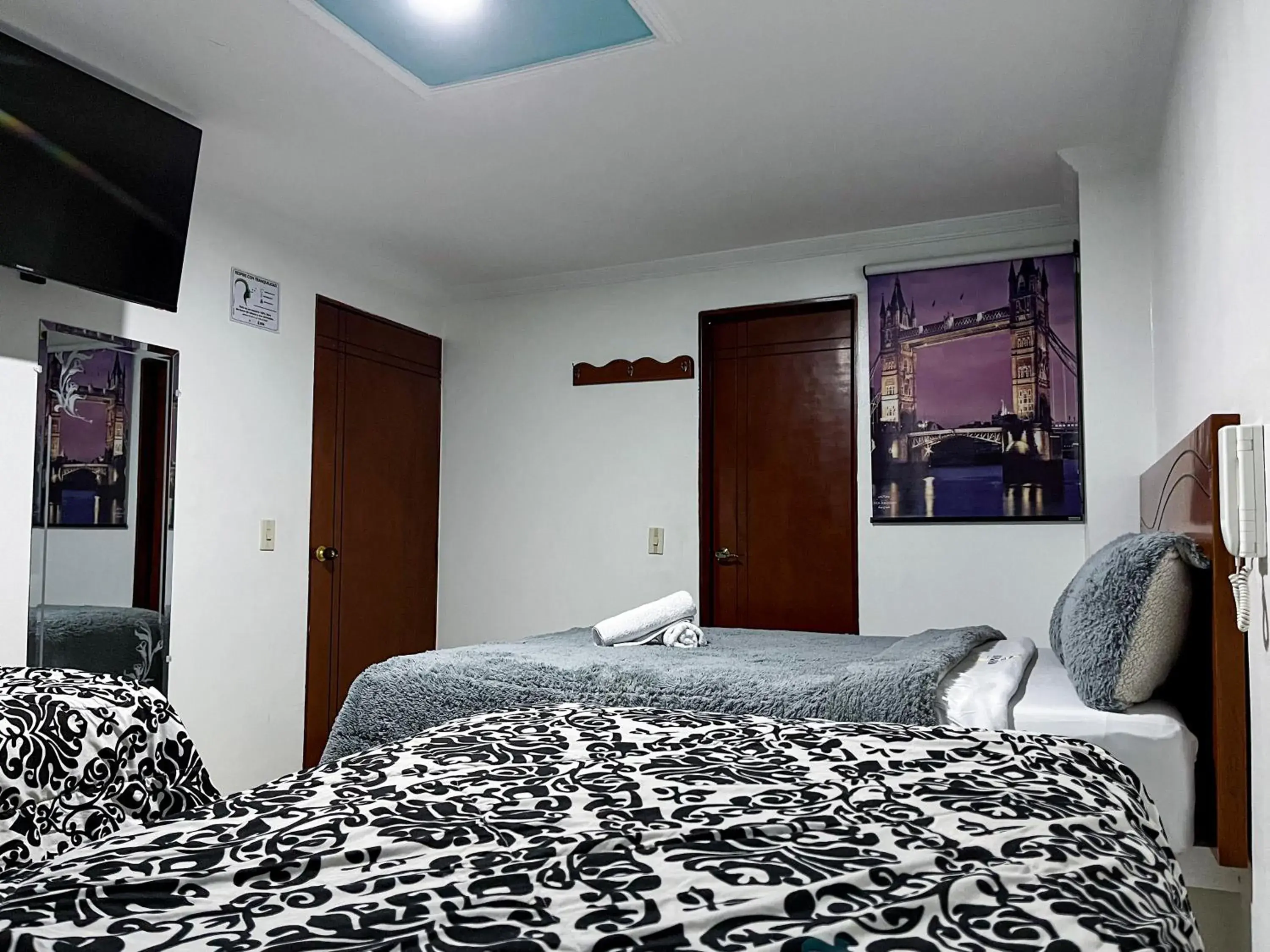 Double Room with Private Bathroom in Hotel Casa Baquero Double Room with Private Bathroom in Hotel Casa Baquero