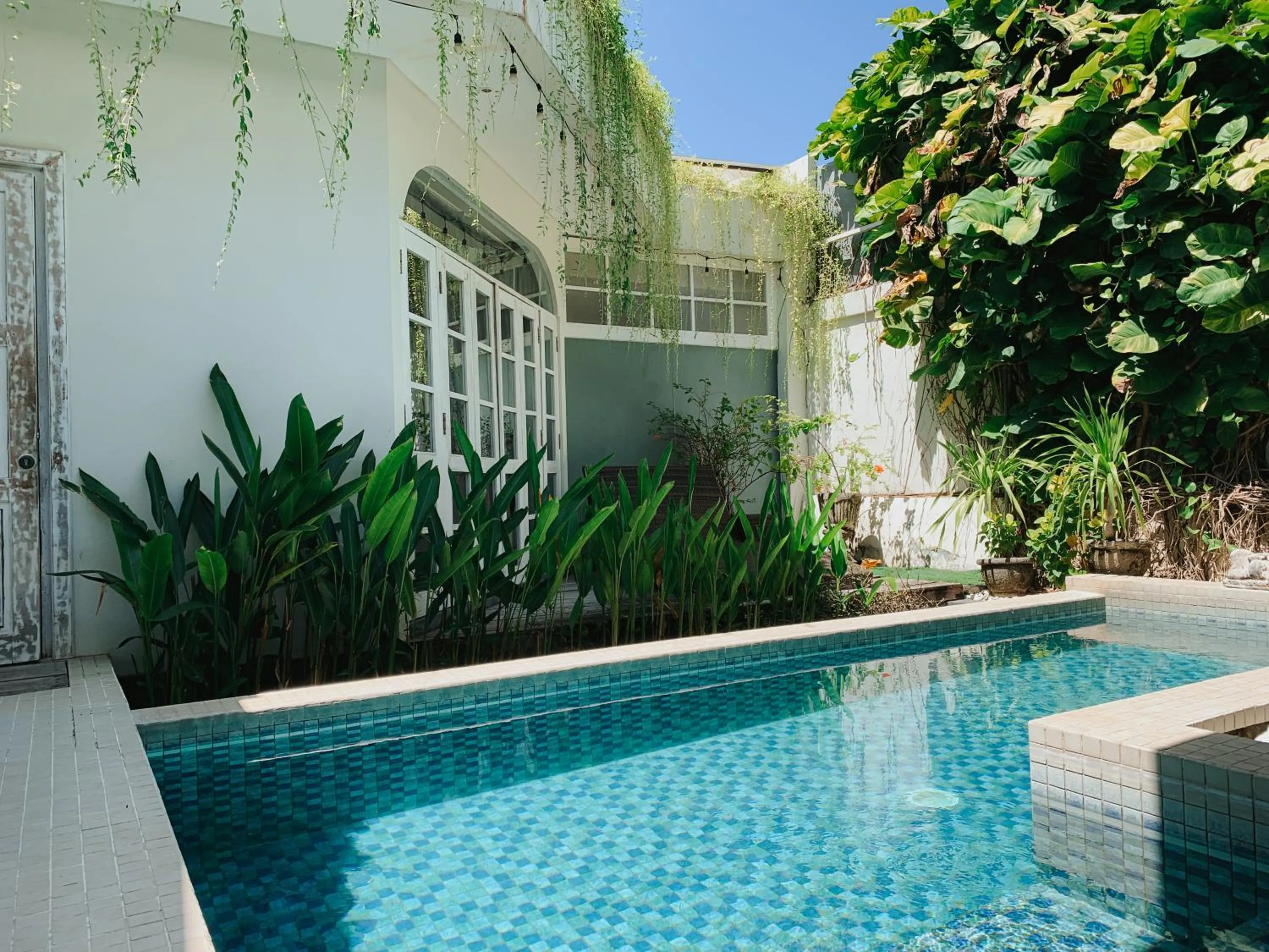 Swimming pool in Casa Artista By Kresna Hospitality