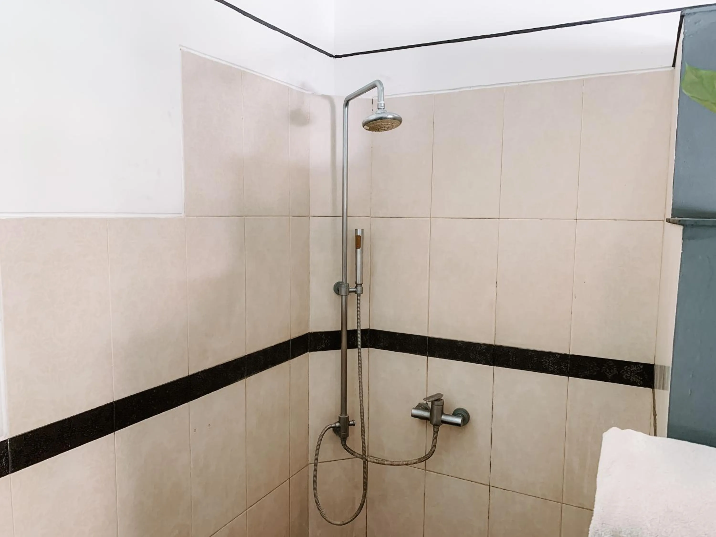 Shower in Casa Artista By Kresna Hospitality