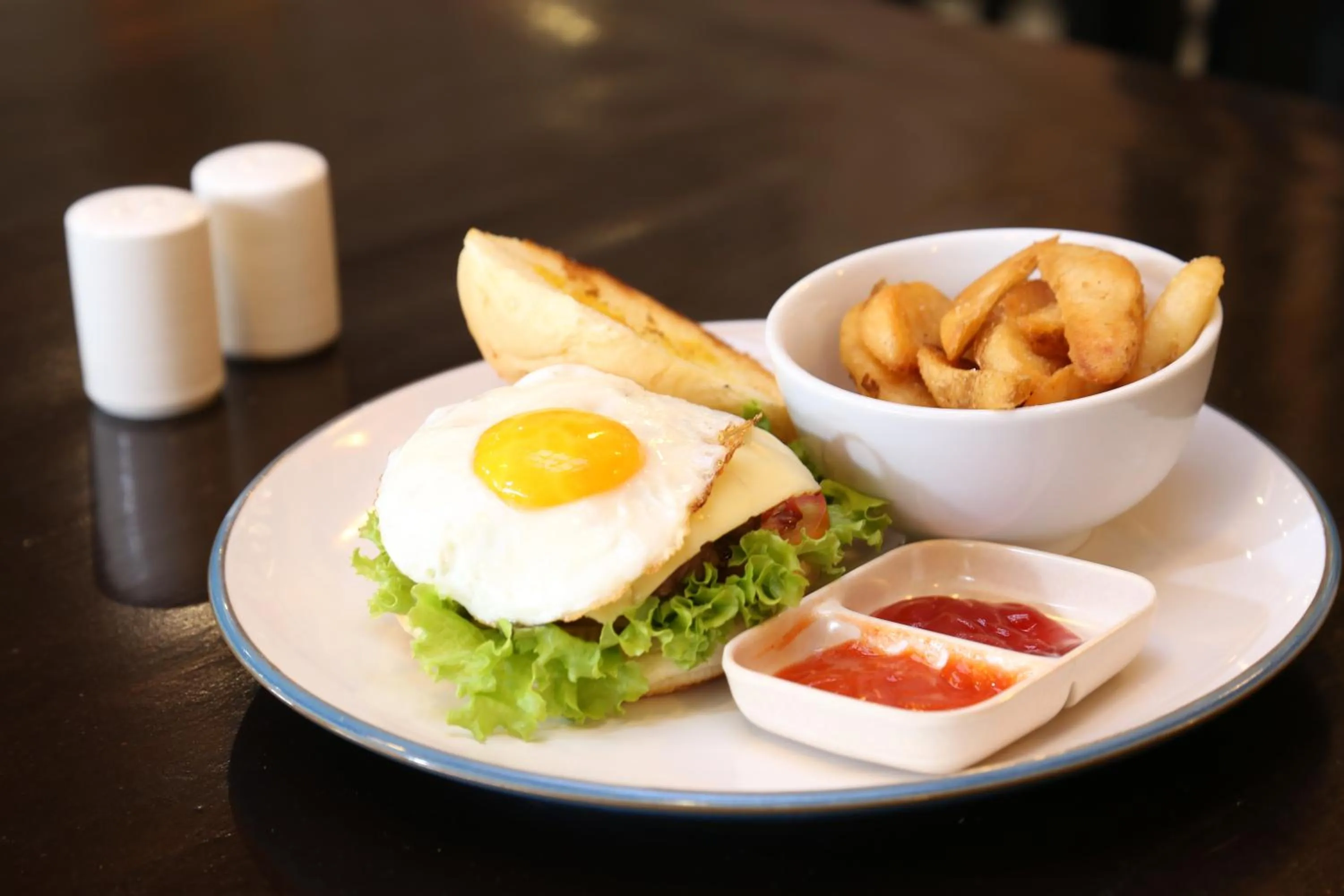 Restaurant/places to eat in The Jas Villas