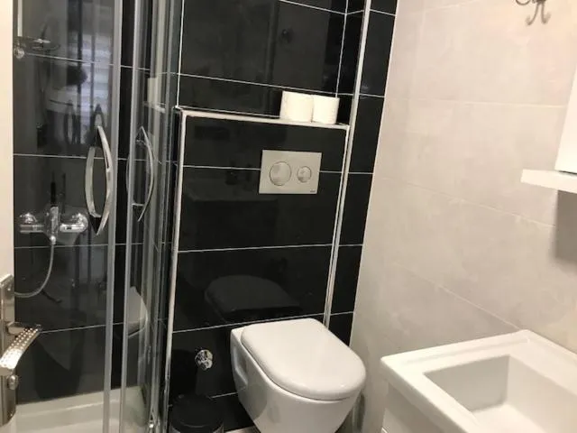 Bathroom in Güzel Yalı Evleri Residence &Apart Hotel