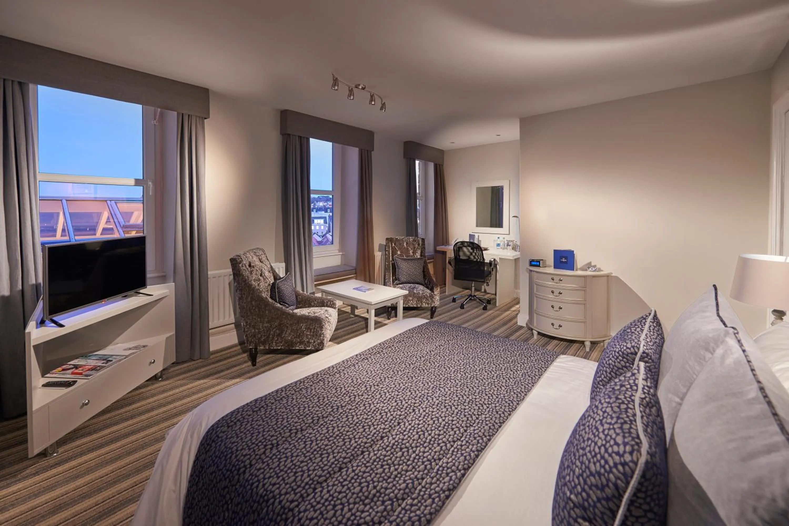 Photo of the whole room, Bed in La Fregate Hotel