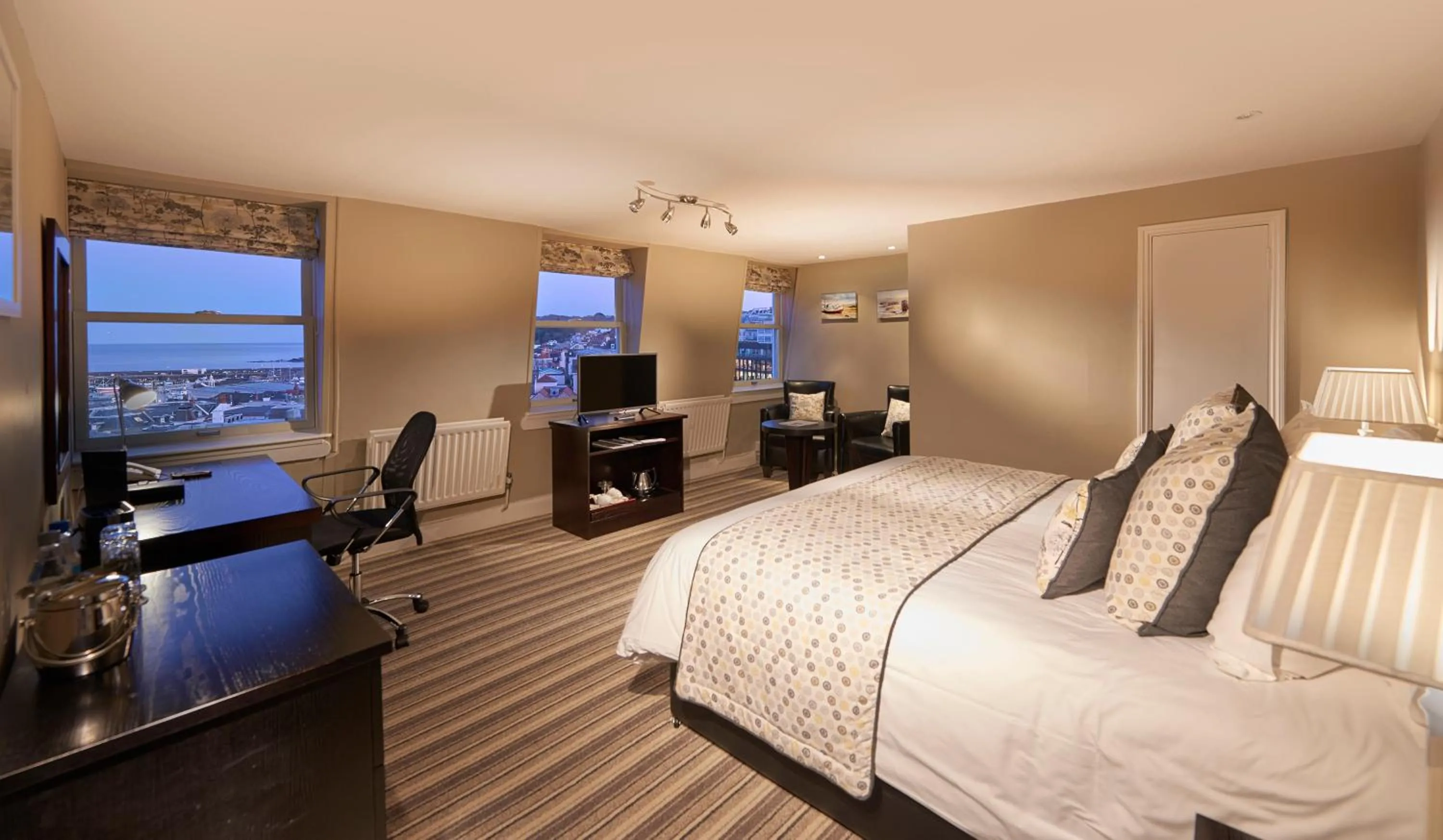 Photo of the whole room, Bed in La Fregate Hotel