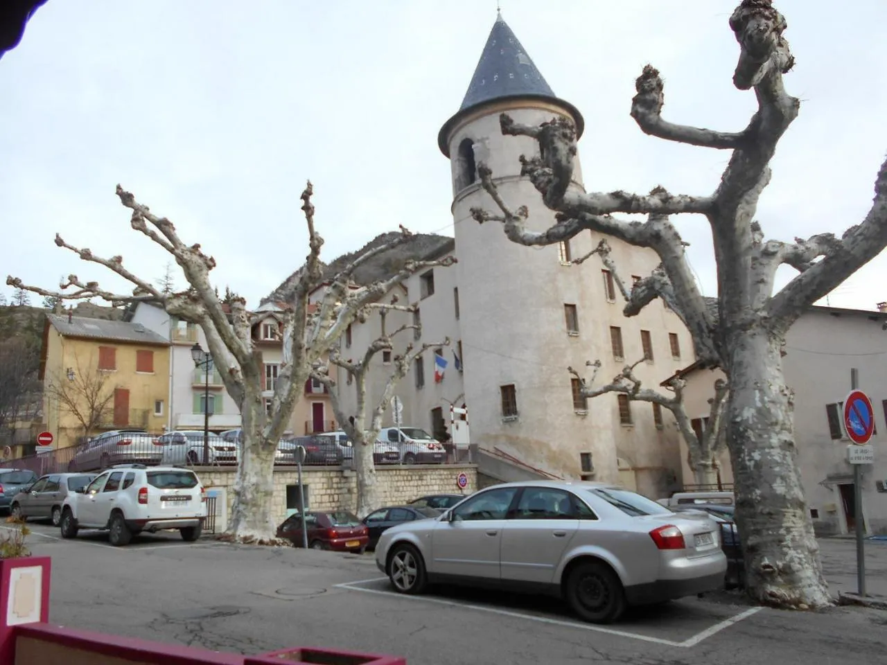 LE MODERNE VEYNES - Location d'appartements à la nuitée
