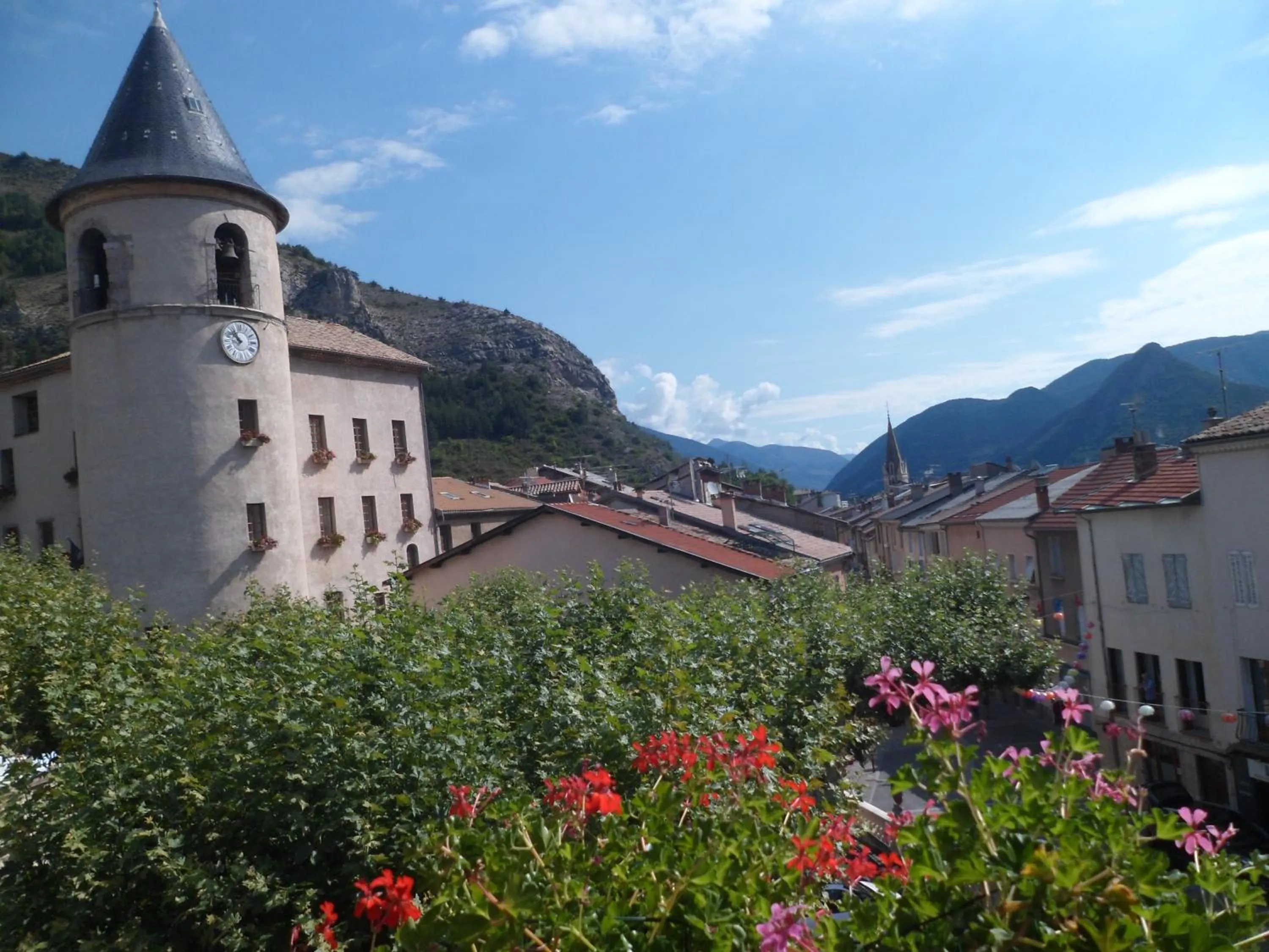 LE MODERNE VEYNES - Location d'appartements à la nuitée