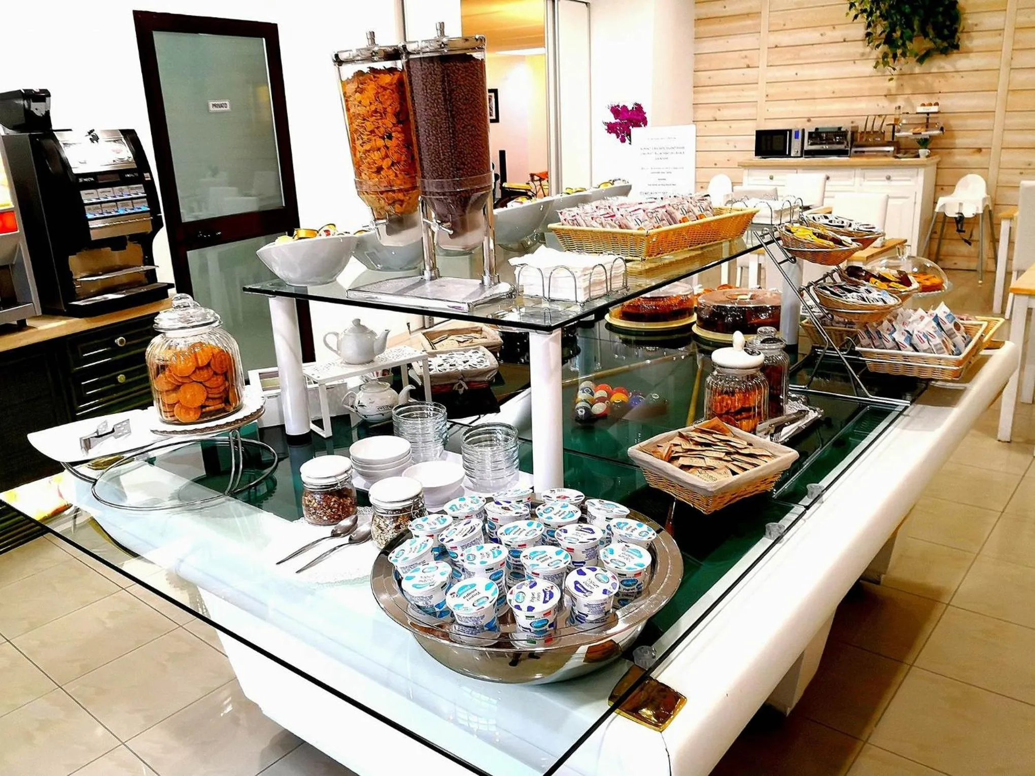 Buffet breakfast in Hotel Darival Nomentana