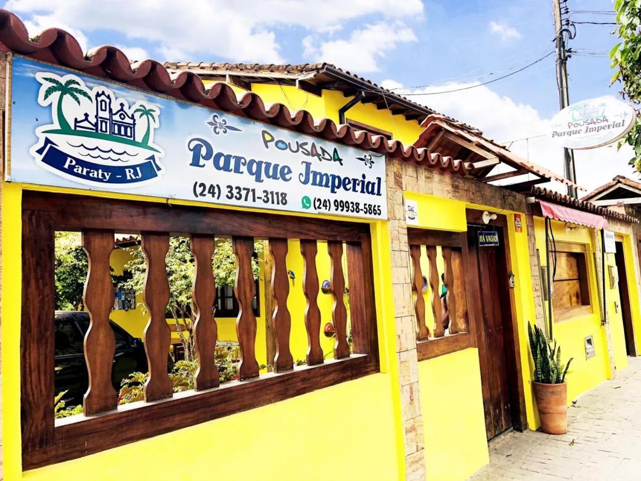 Facade/entrance in Pousada Parque Imperial no centro de Paraty