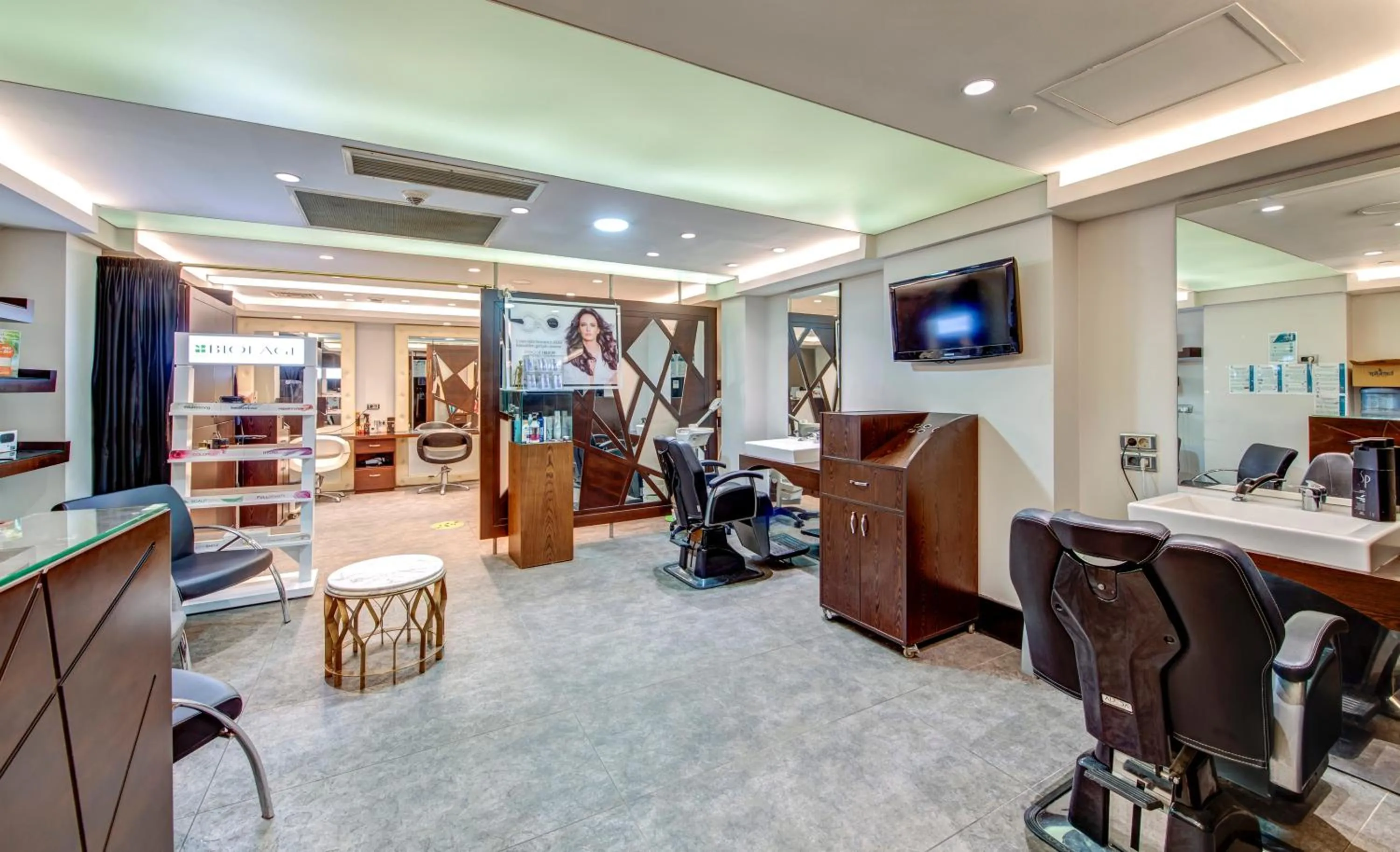 hair dresser in The Elysium Taksim