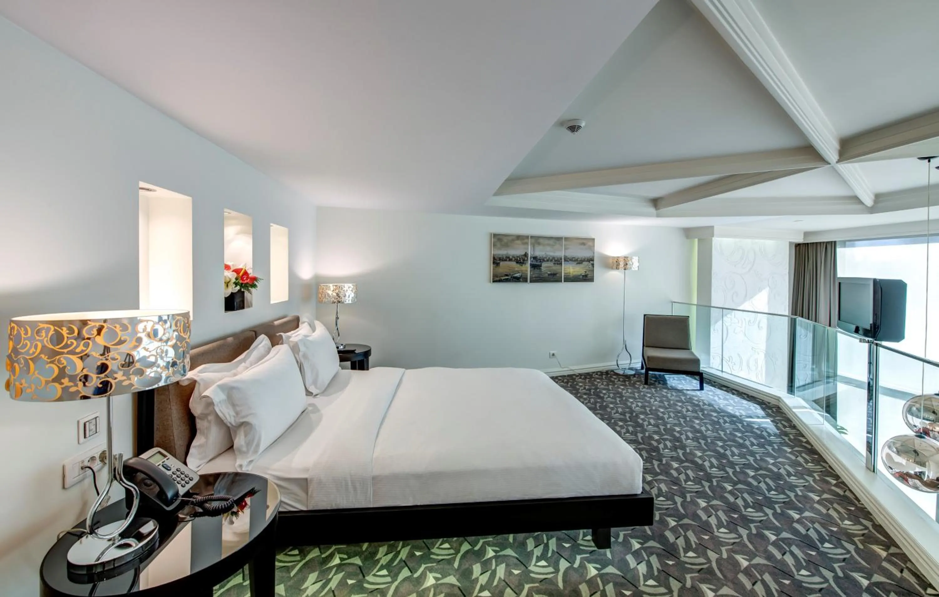 Bed in The Elysium Taksim