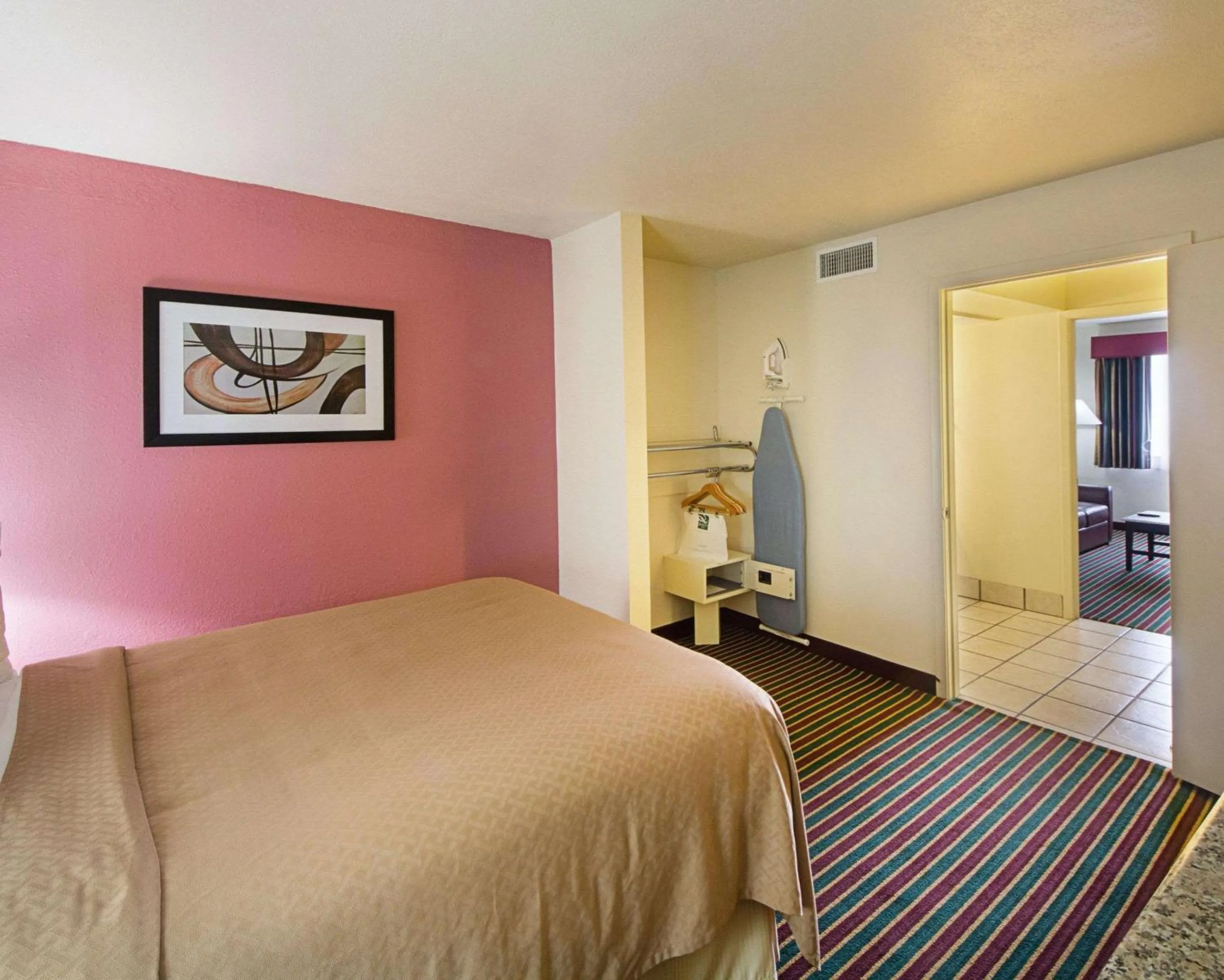 Bedroom, Bed in Baymont by Wyndham Del Rio