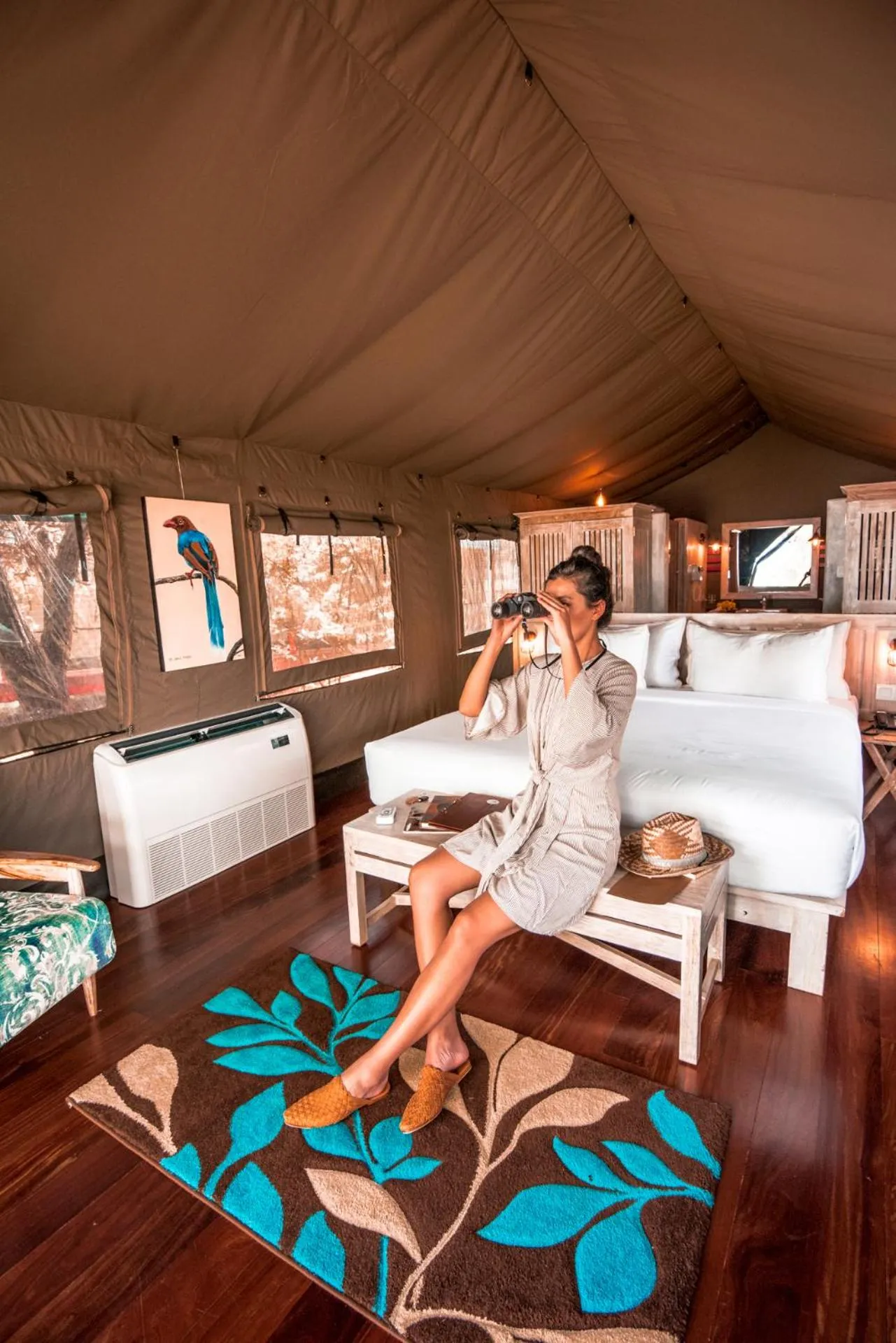 Photo of the whole room, Bed in Flameback Eco Lodge