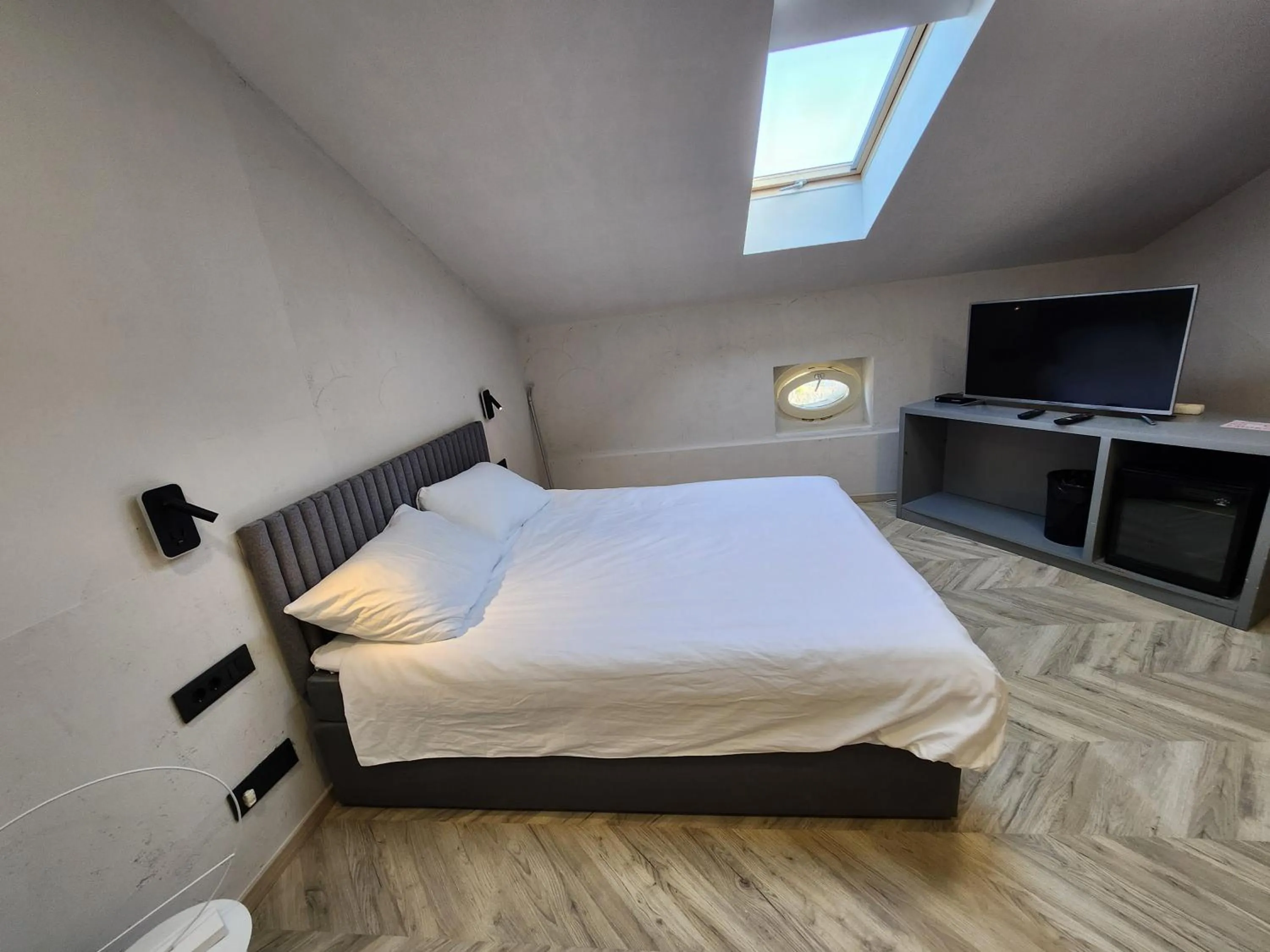 Bedroom, Bed in Hotel Amfiteatar