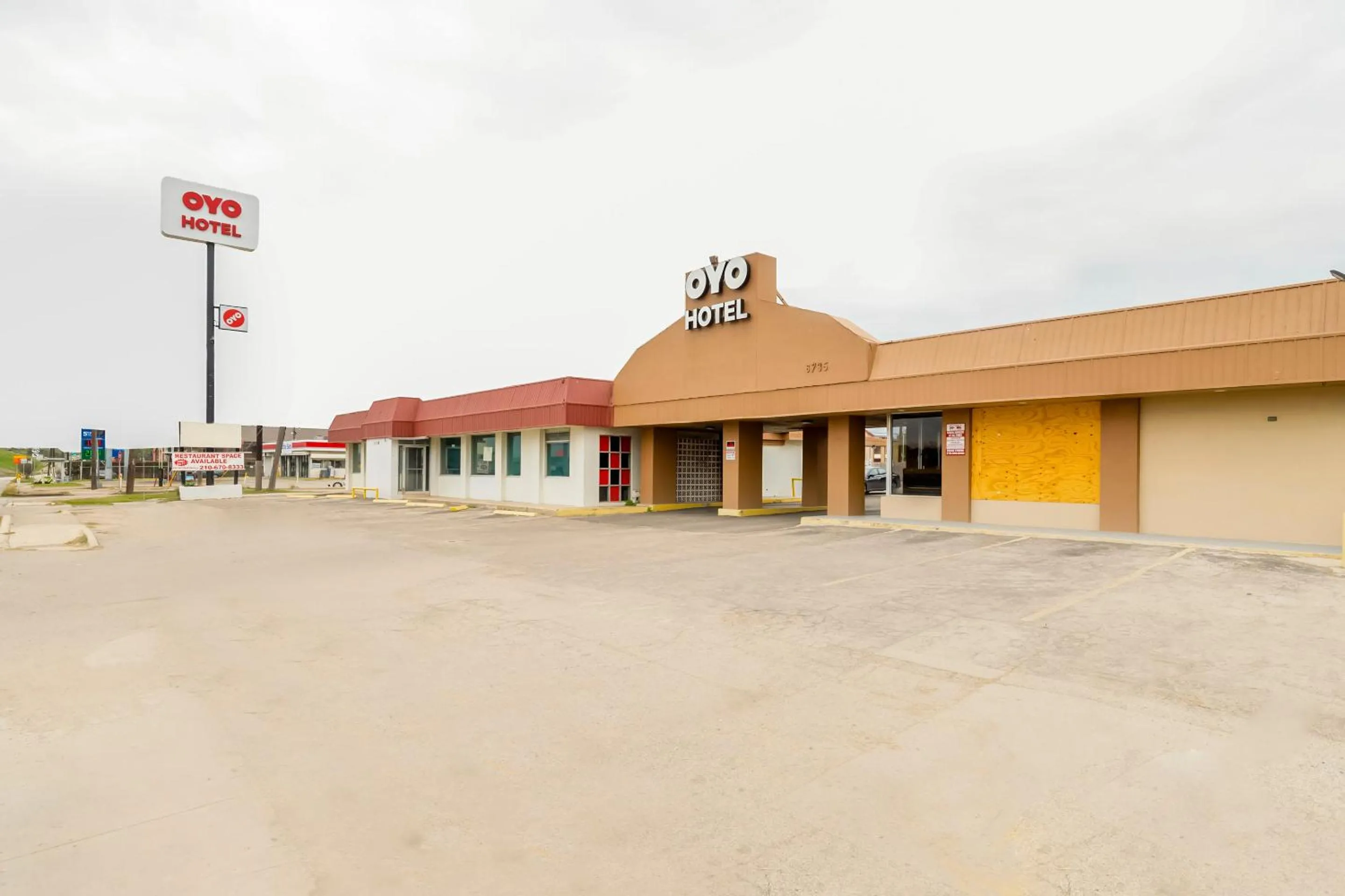 Facade/entrance in Oyo Hotel San Antonio Lackland AFB Seaworld Hwy 90 W