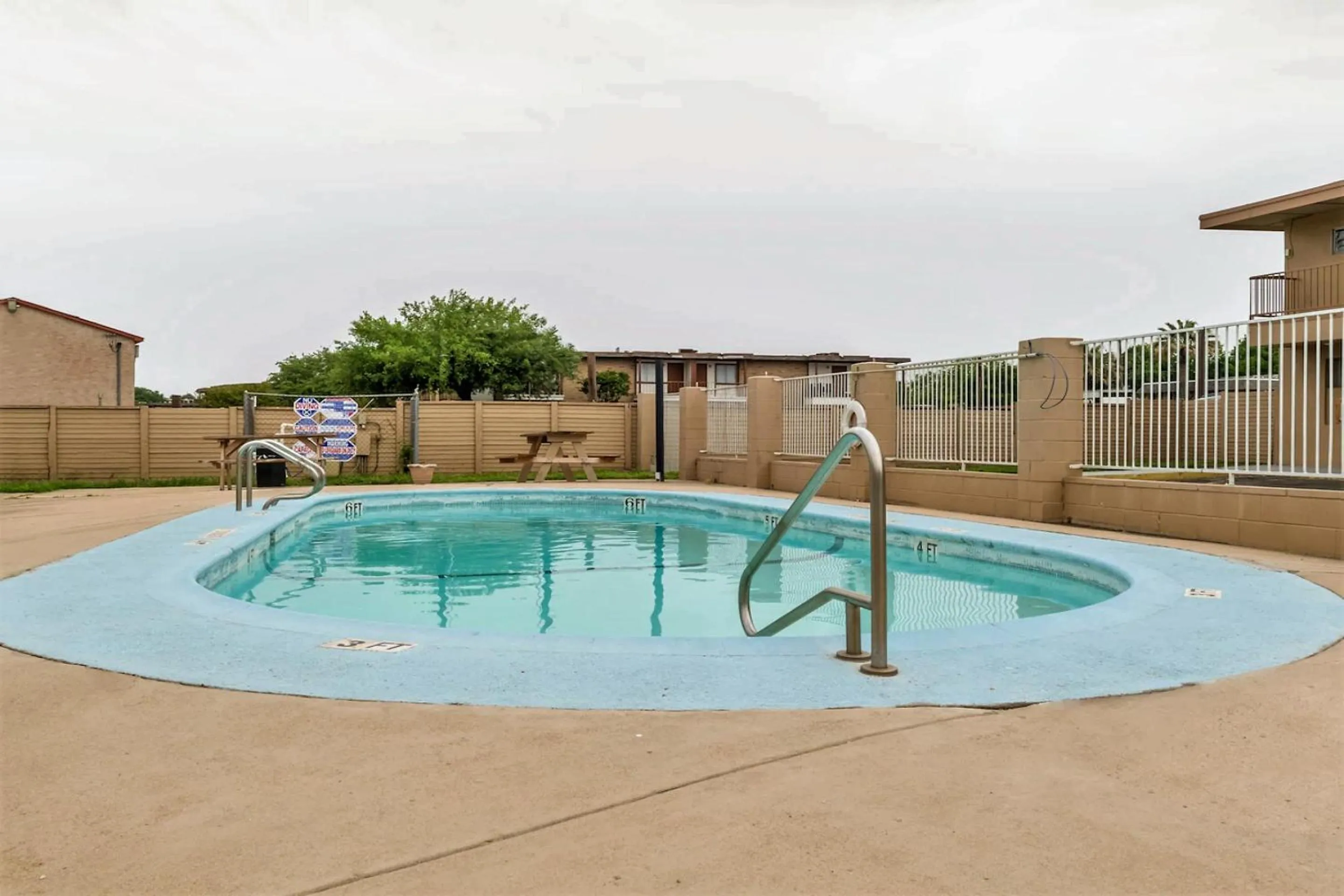 Swimming pool in Oyo Hotel San Antonio Lackland AFB Seaworld Hwy 90 W